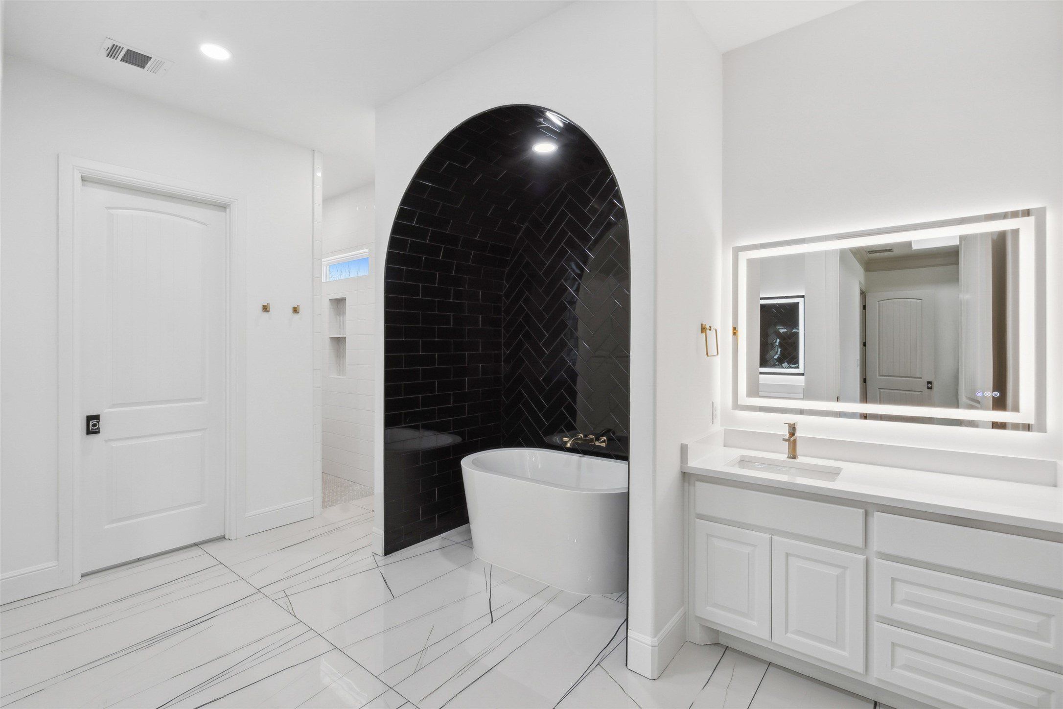 2409 Candlestick Drive. Granbury, TX 76049