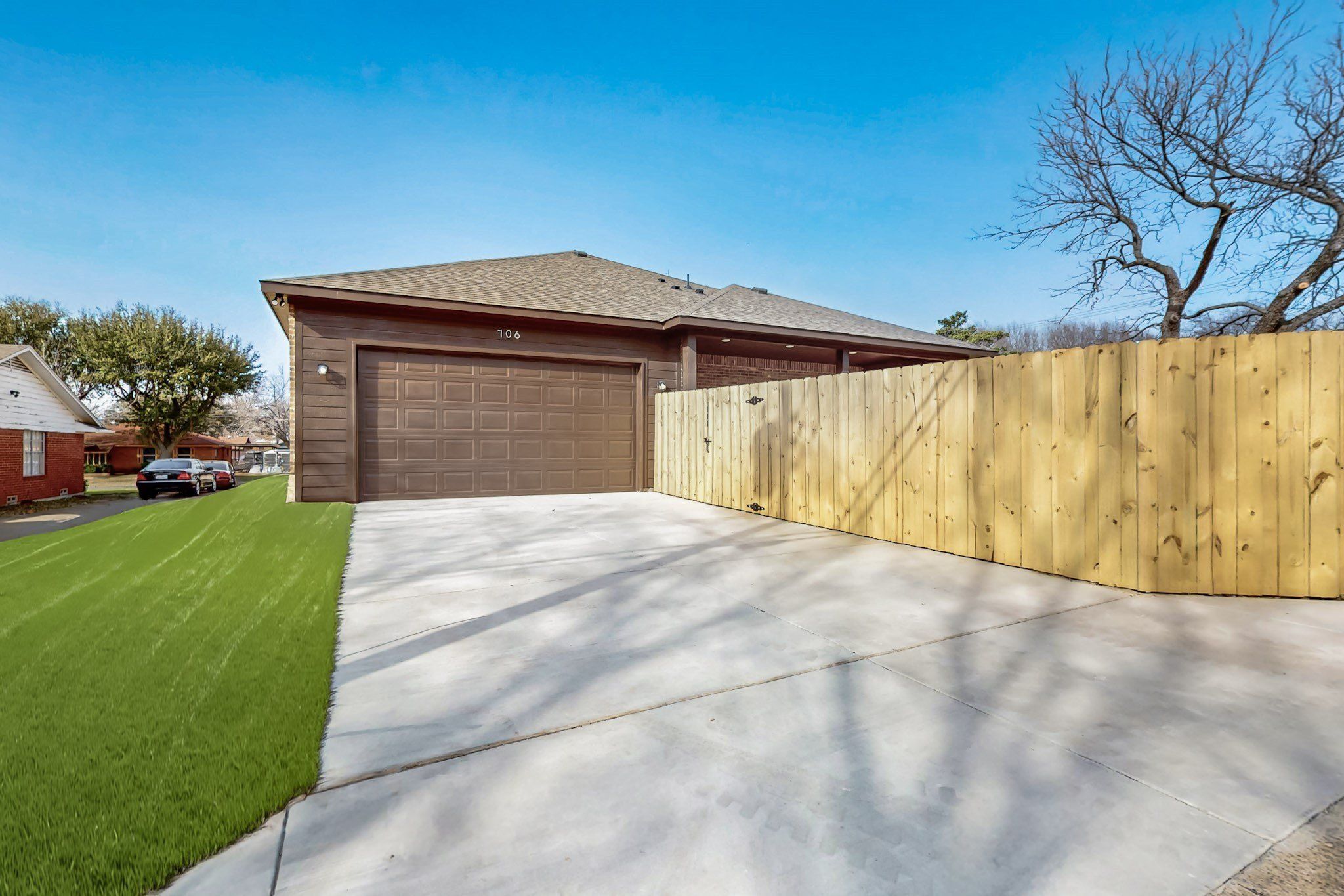 706 Poinsettia Drive. Lancaster, TX 75146
