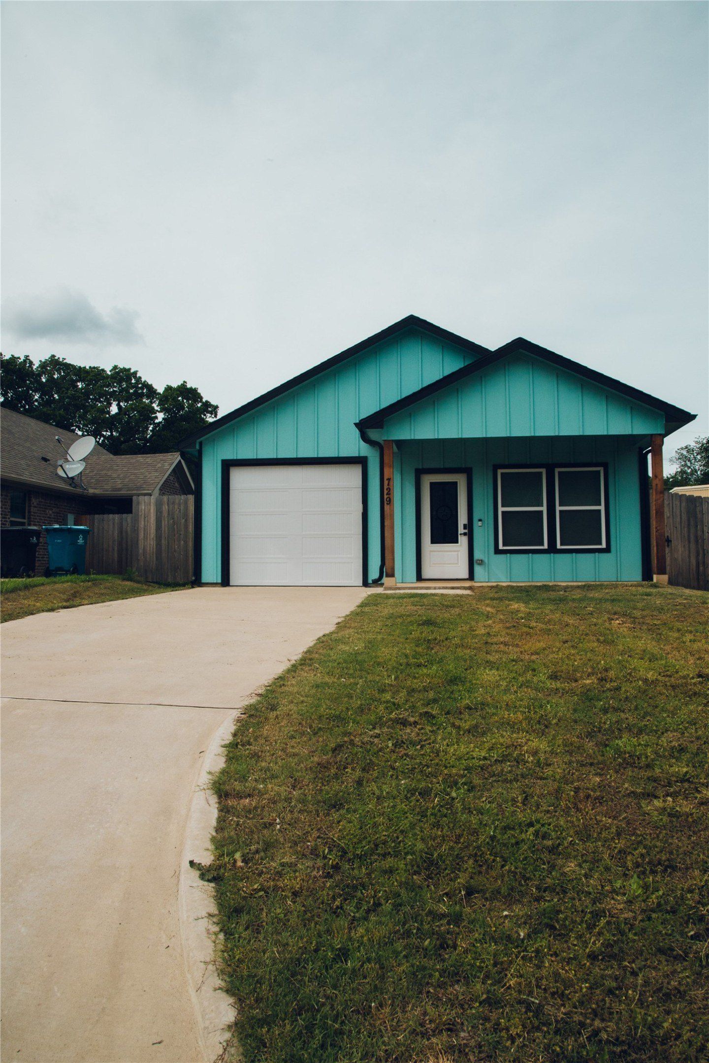 729 E Sears Street. Denison, TX 75021