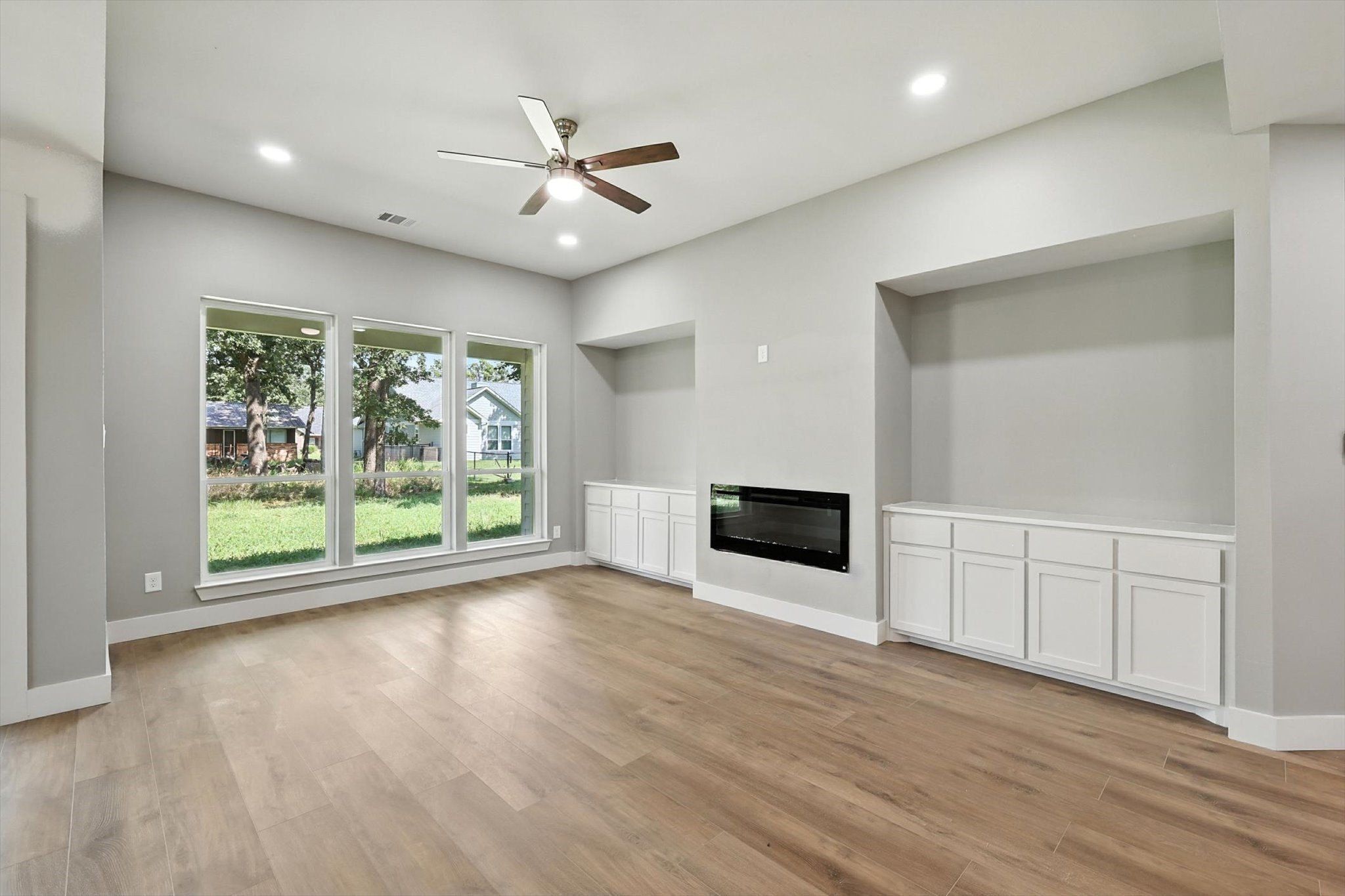 10 Huckleberry. Malakoff, TX 75148