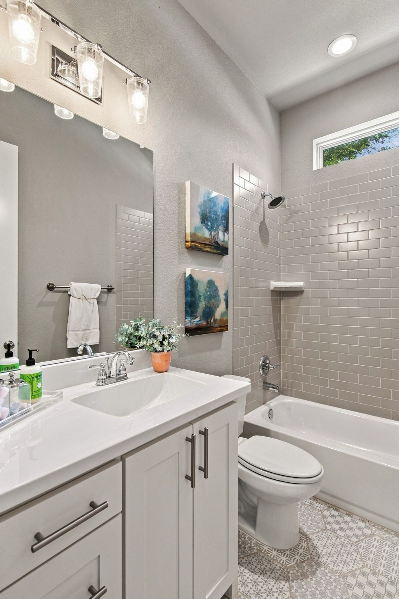 2701 Trinity Trail Way. Fort Worth, TX 76118