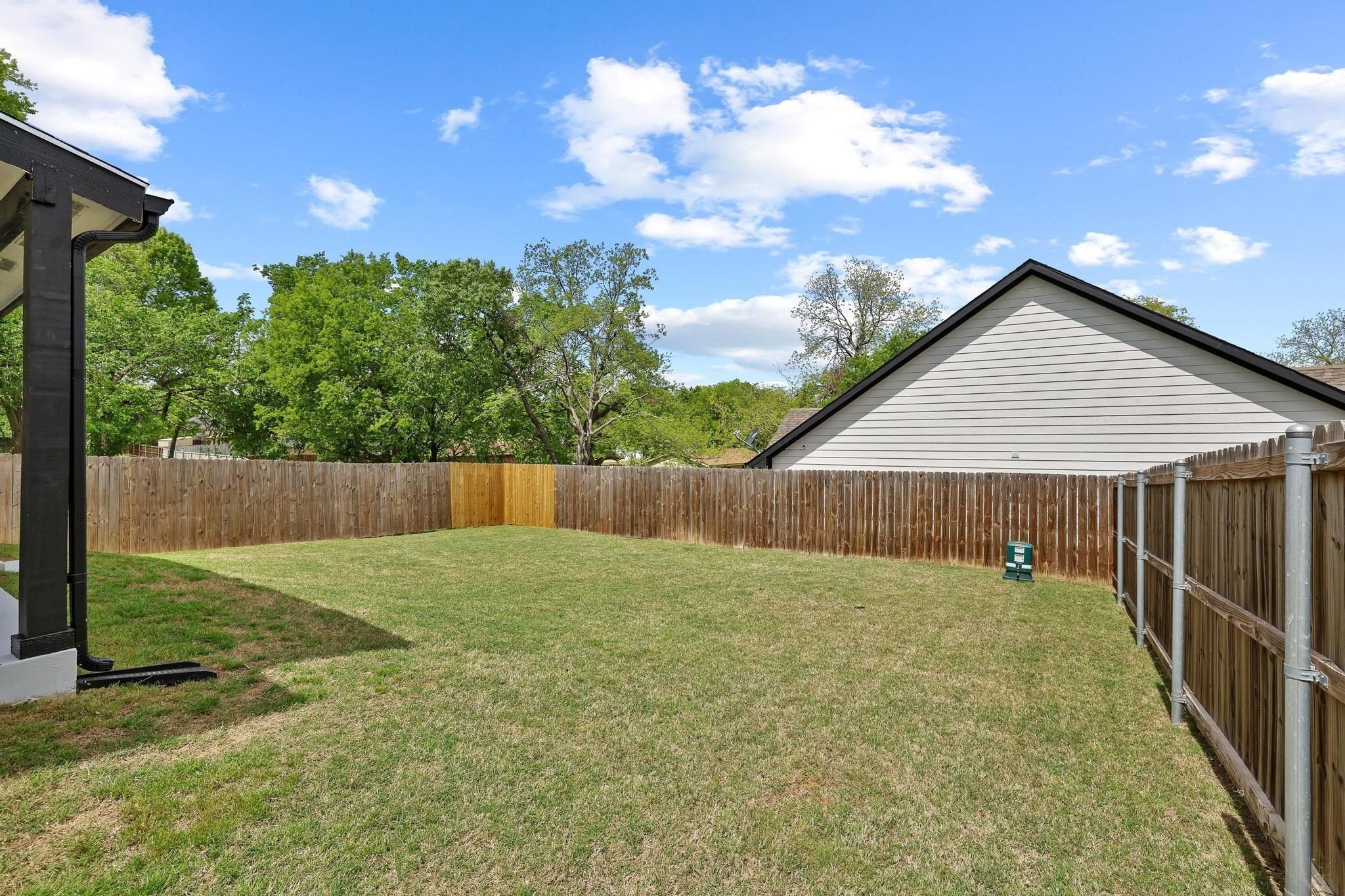 776 E Fulton Street. Van Alstyne, TX 75495
