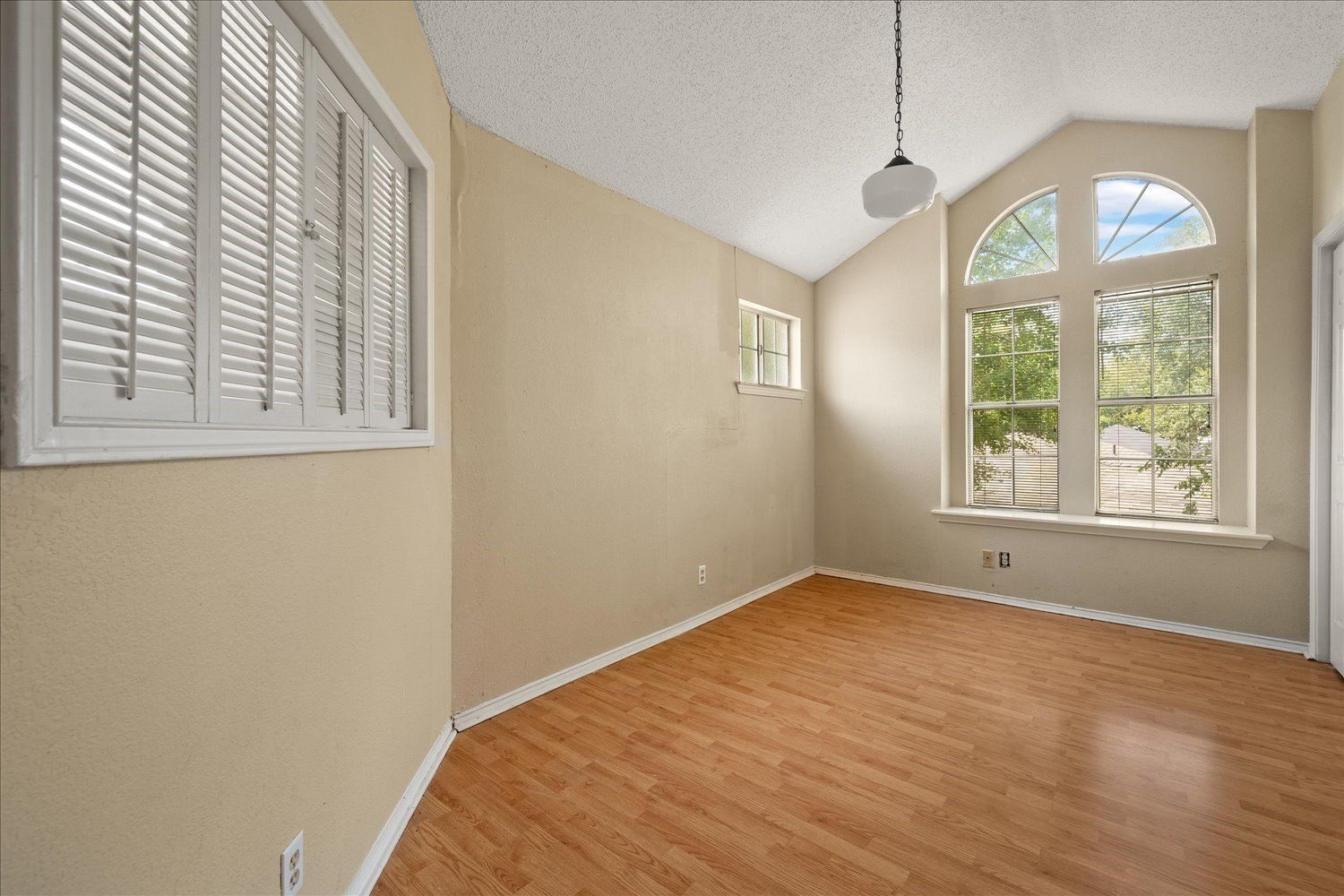 2602 Highland Street. Greenville, TX 75402