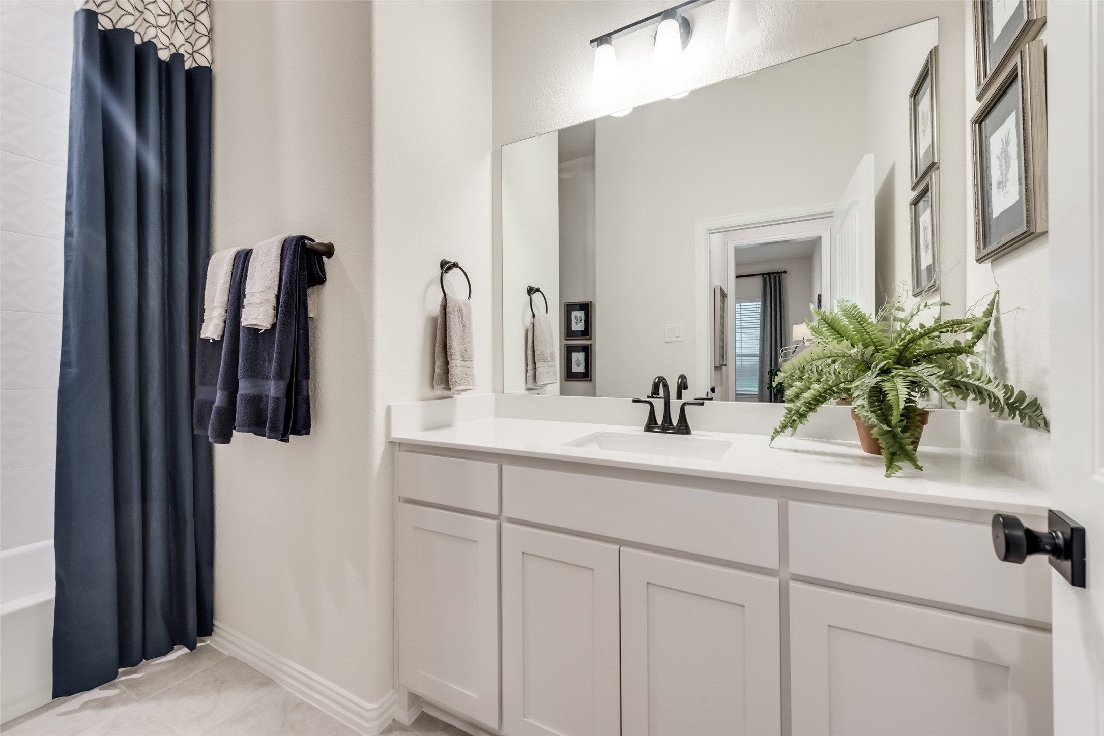 61 Roosevelt Lane. Valley View, TX 76272