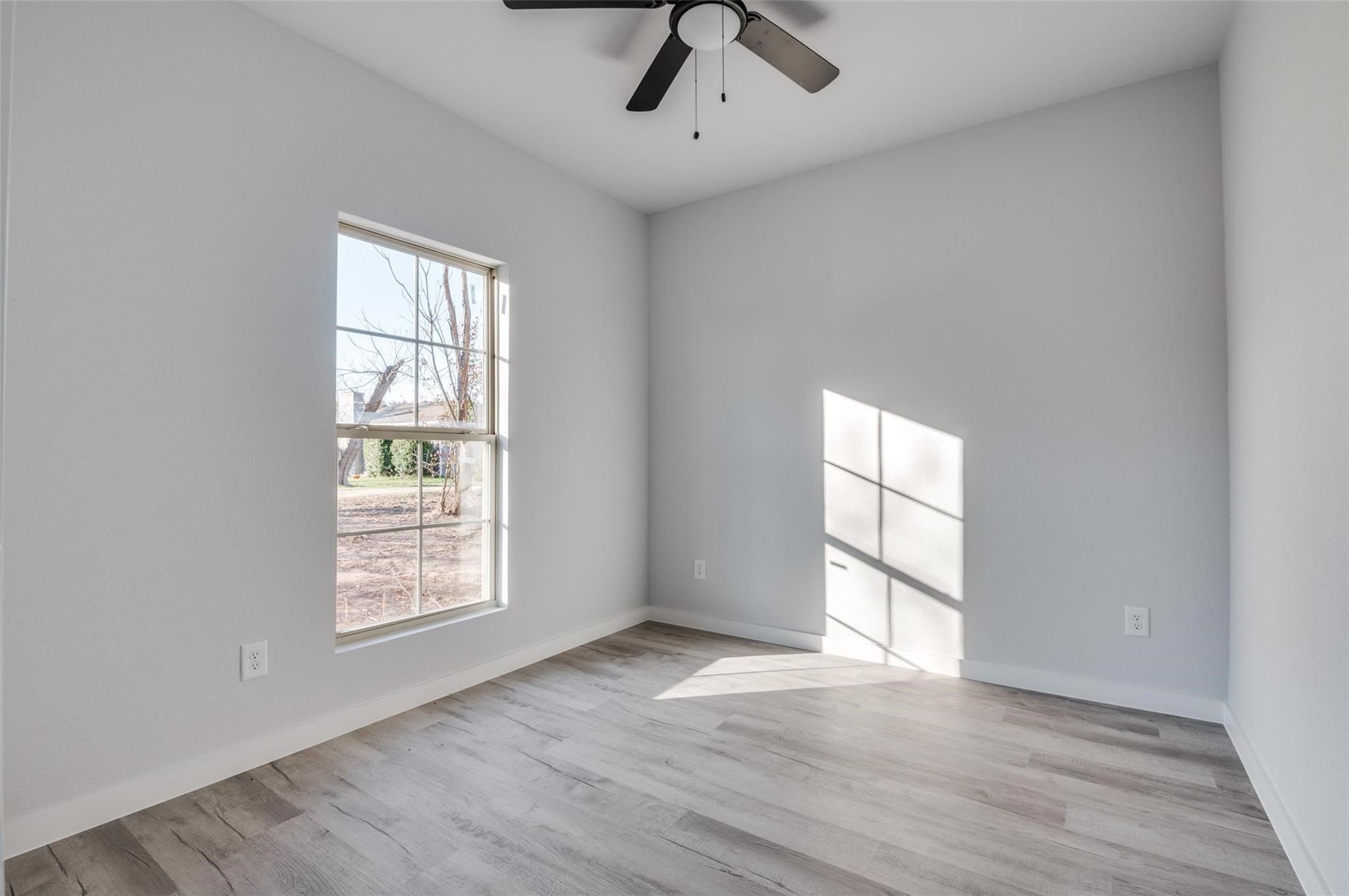 420 Kelly Lane. Seven Points, TX 75143
