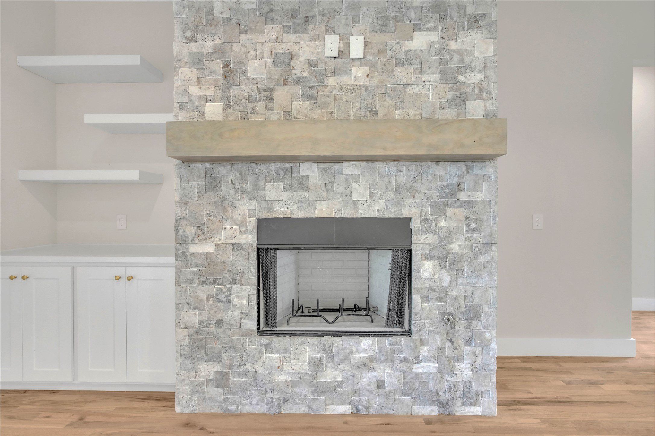 1028 Henry Way Road. Springtown, TX 76082