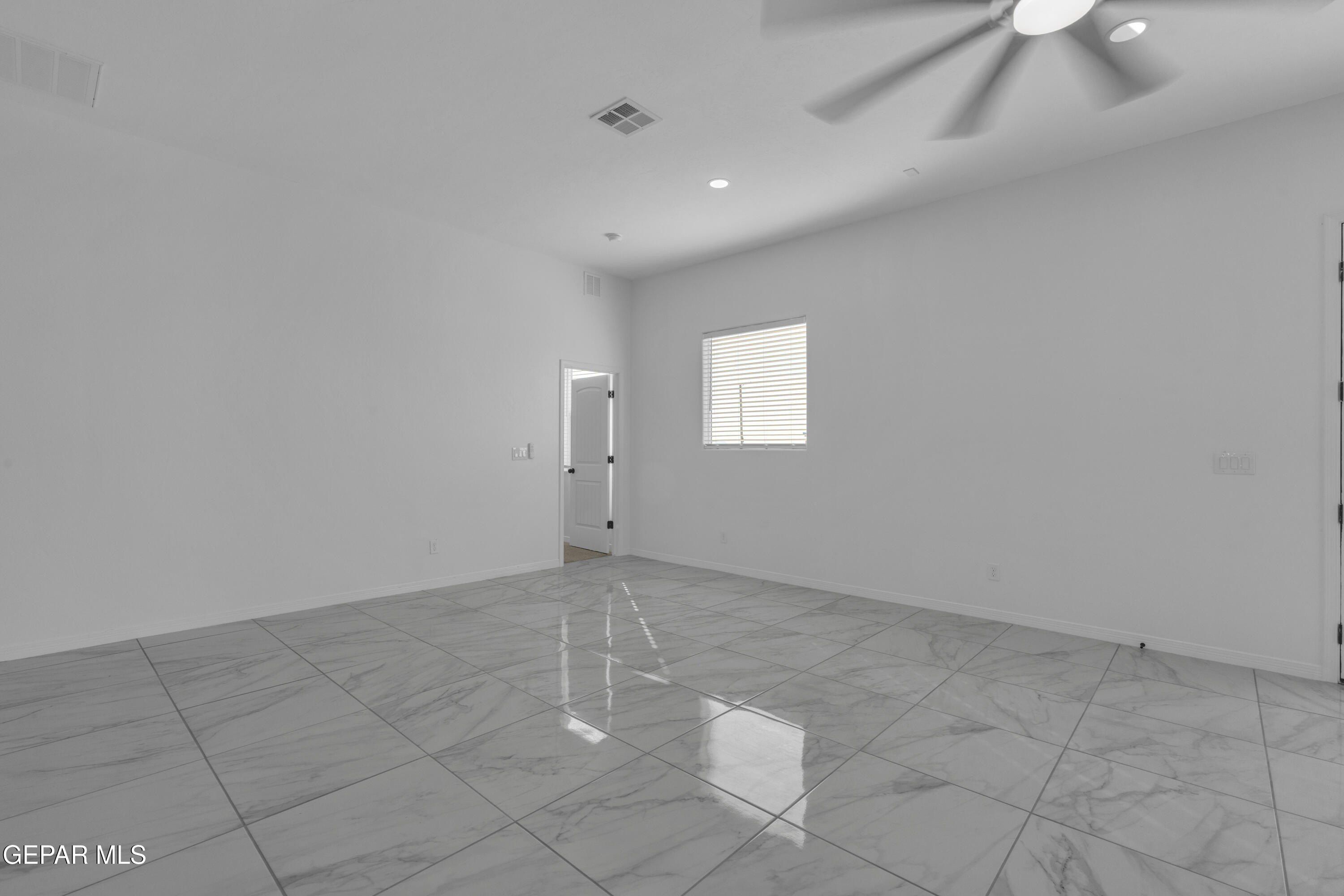 11301 Sheffield Drive. Socorro, TX 79927