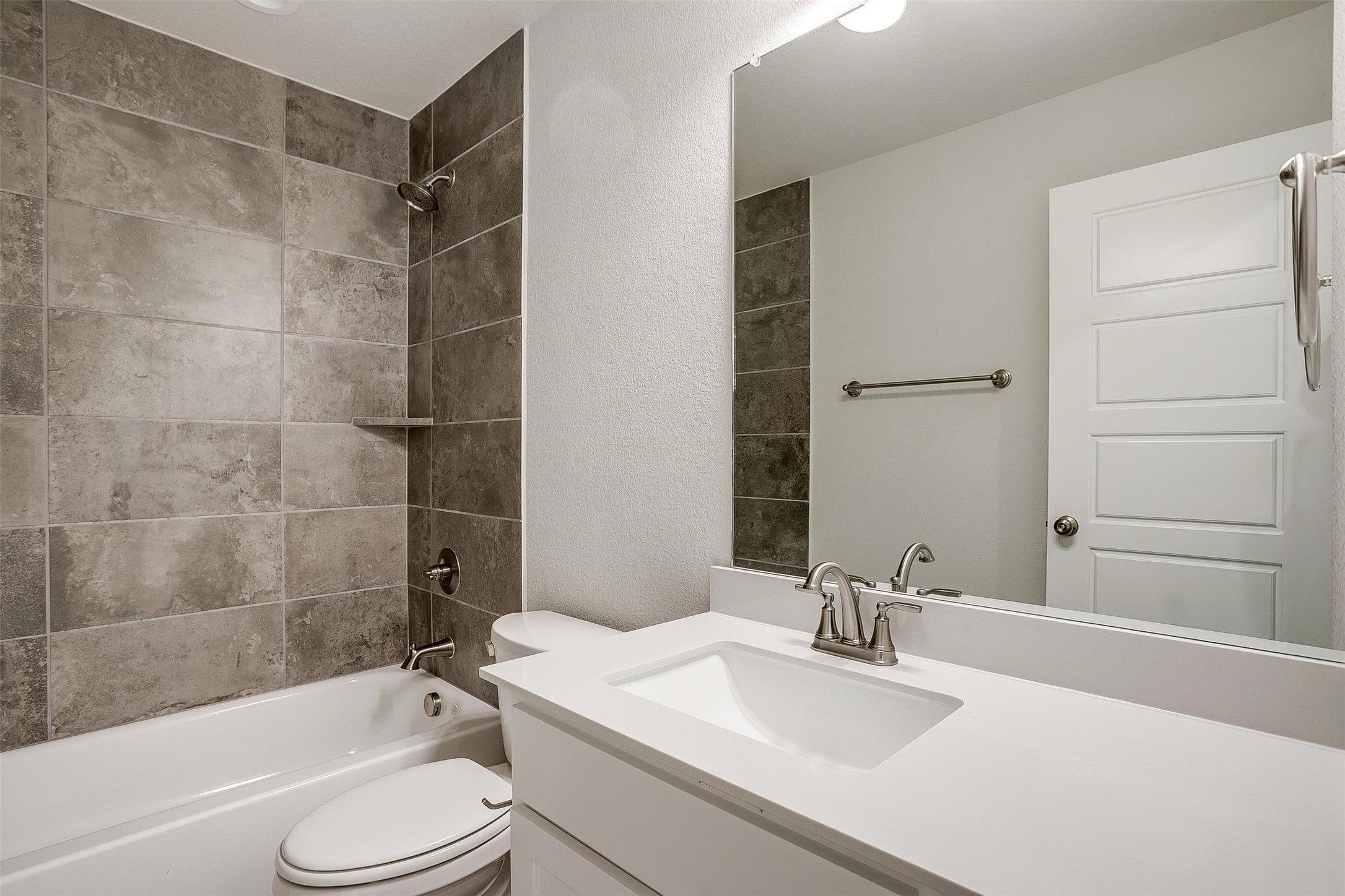 6912 Houndstooth Place. Arlington, TX 76001