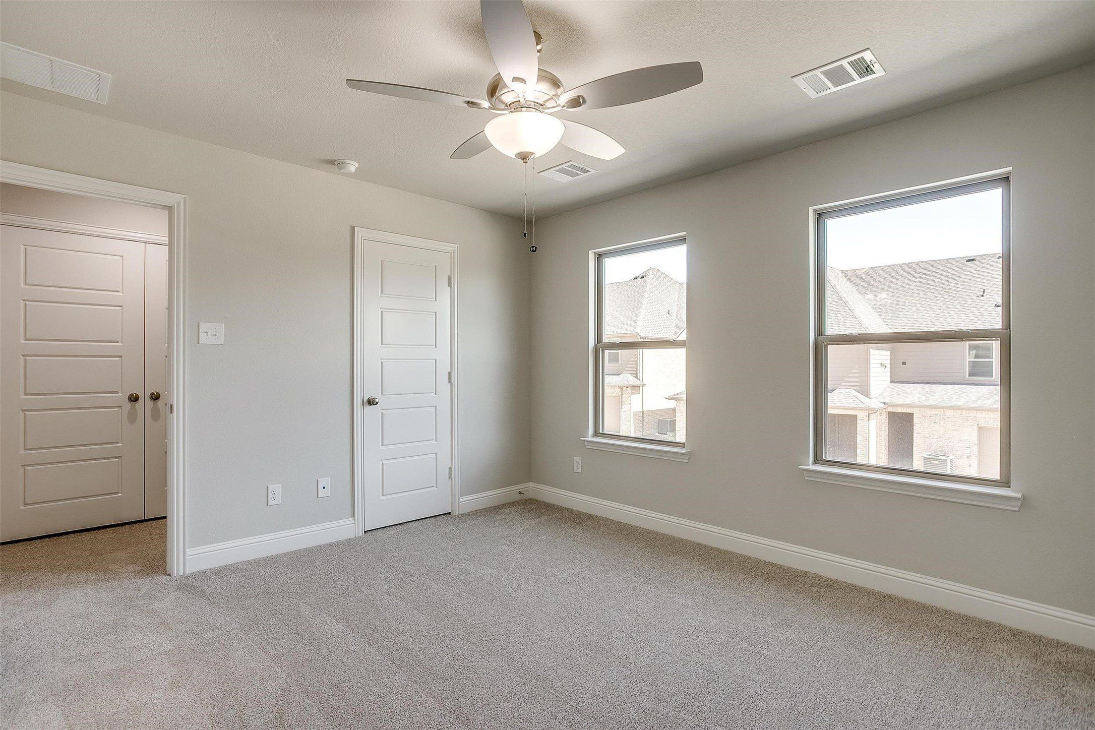 6914 Houndstooth Place. Arlington, TX 76001