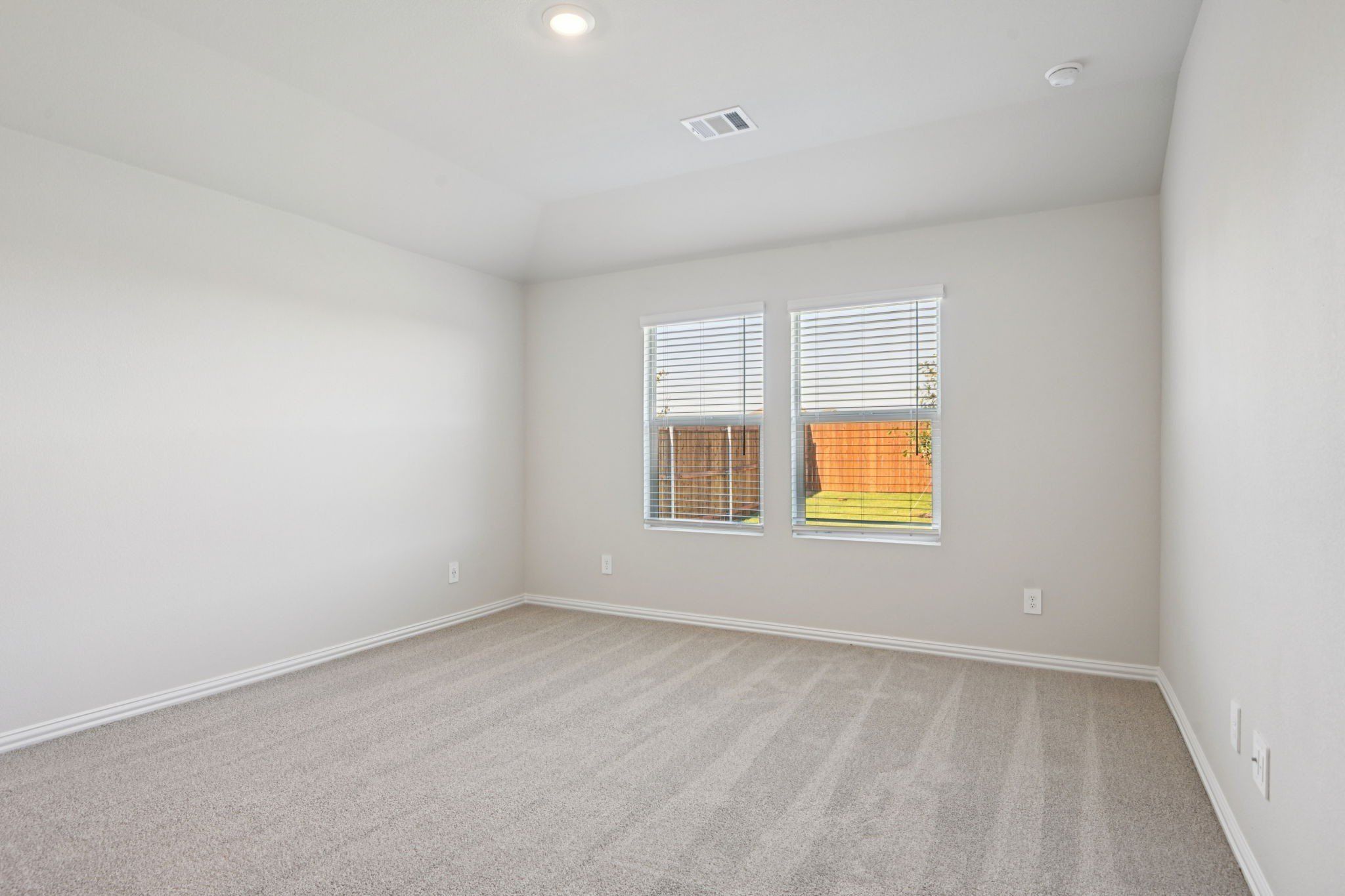 2115 Longchamp Lane. Seagoville, TX 75159