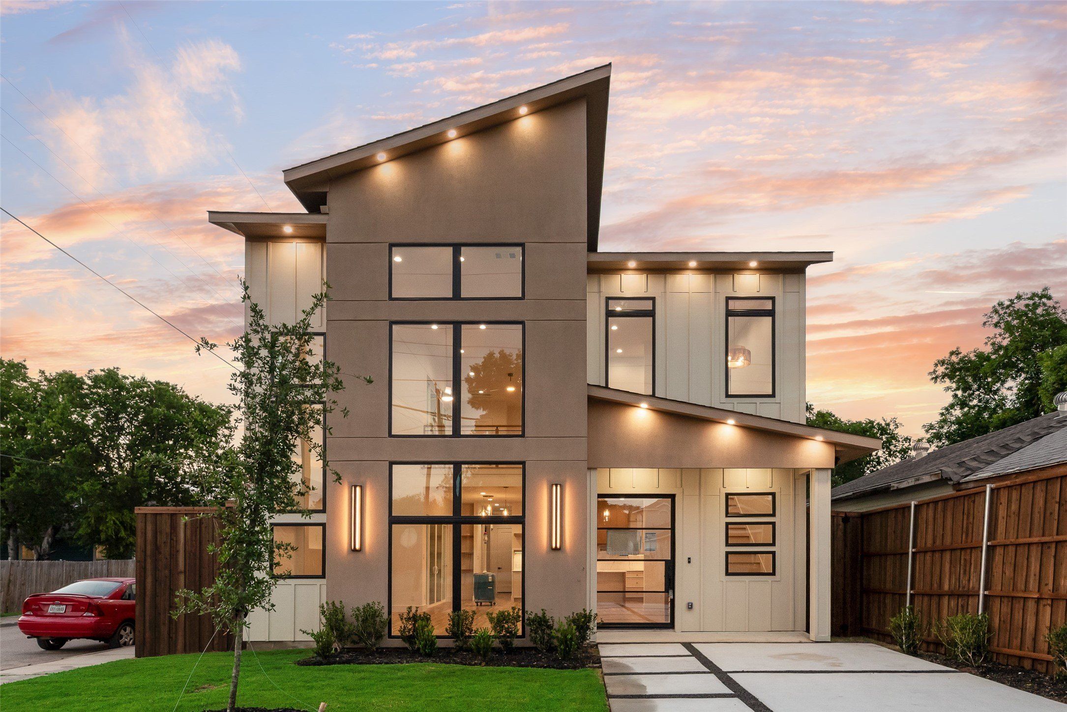 1527 Dennison Street. Dallas, TX 75212