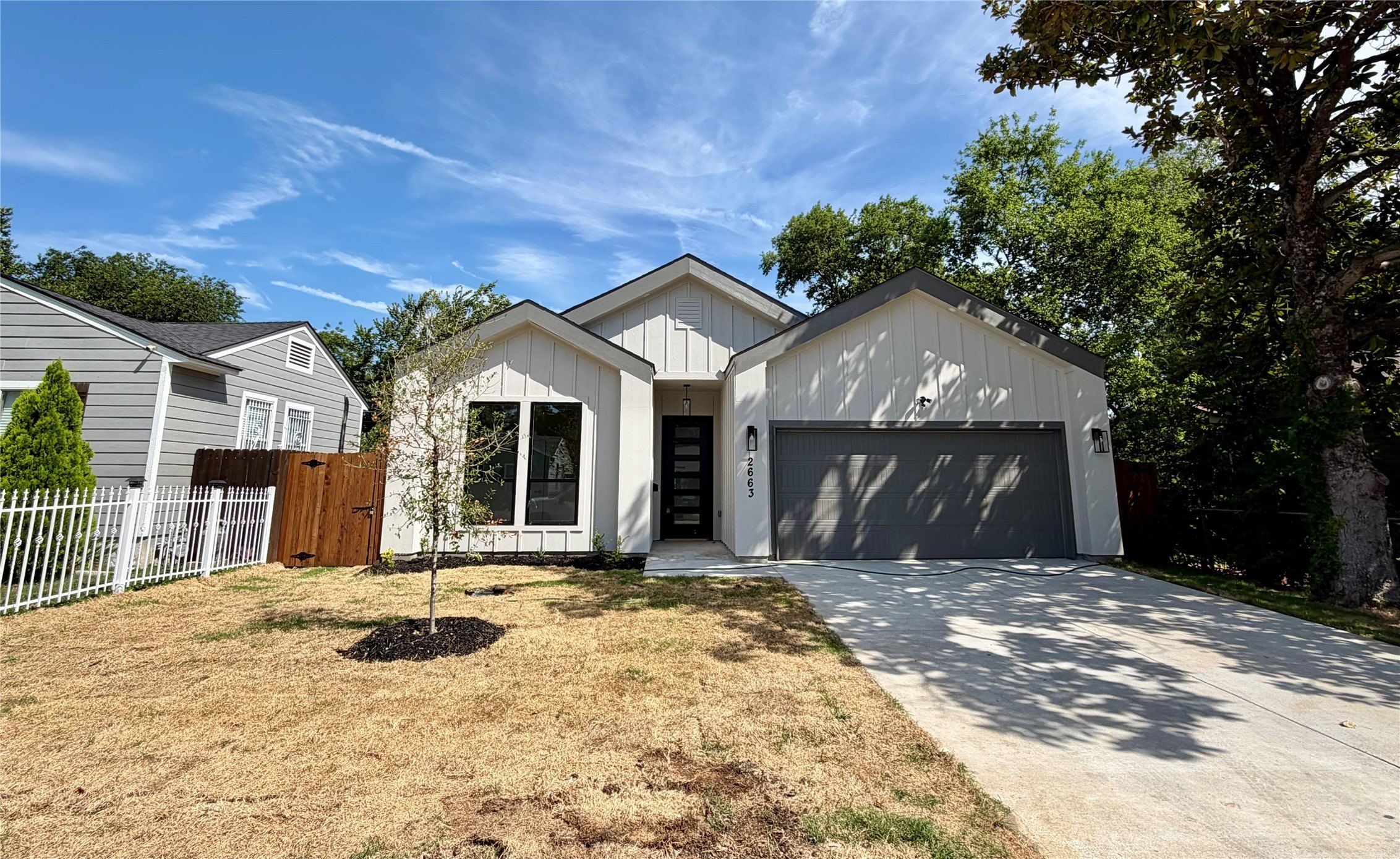 2663 Exeter Avenue. Dallas, TX 75216