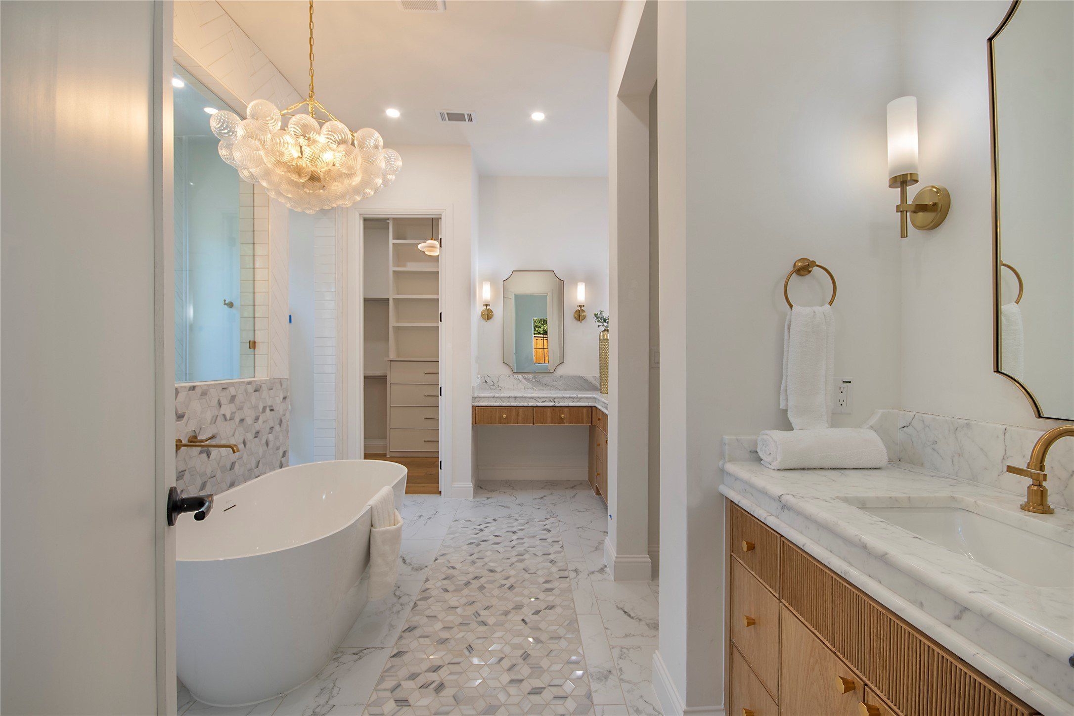 10911 Beauty Lane. Dallas, TX 75229