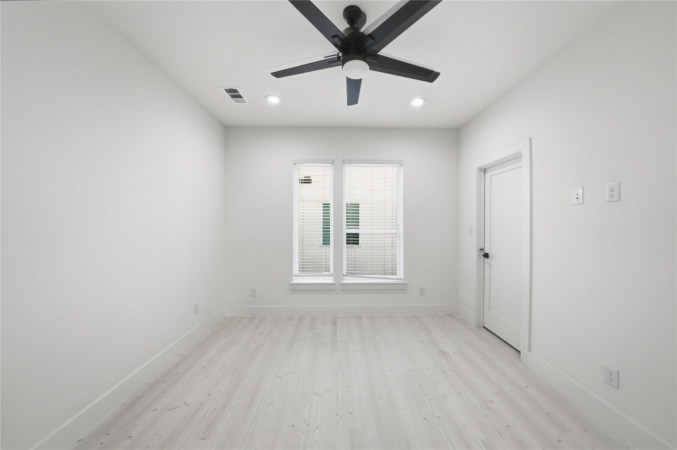 7207 Mohawk Drive. Dallas, TX 75235