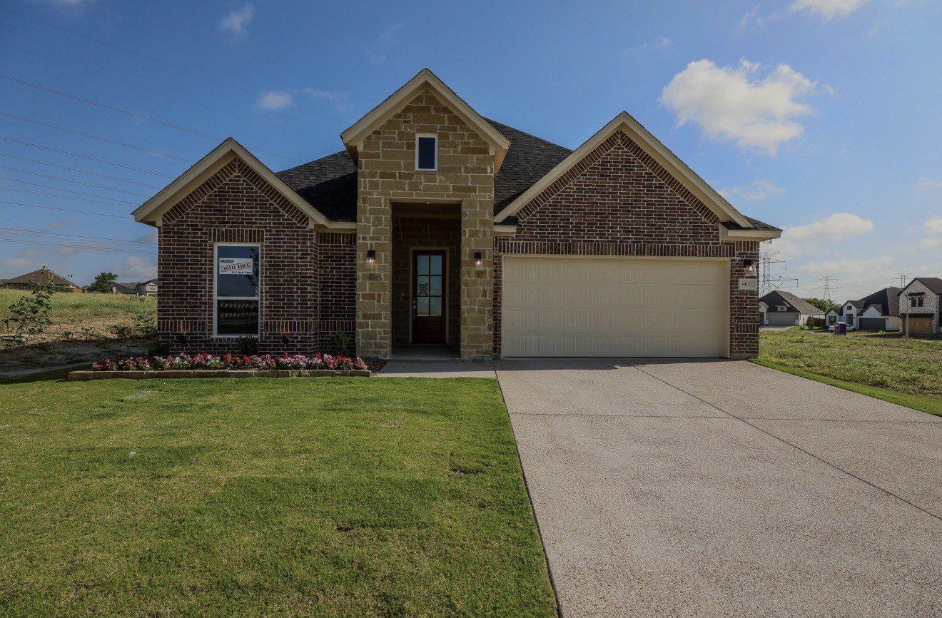 10171 Blue Jay Lane. Benbrook, TX 76126
