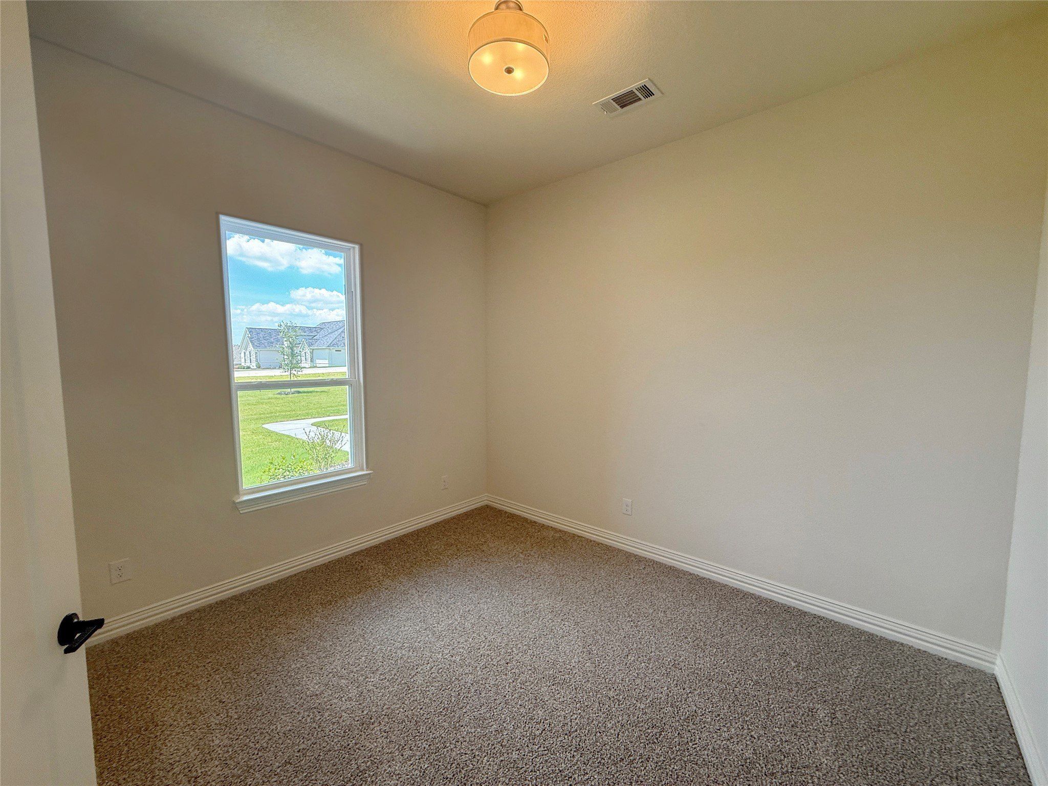 216 Slimp Bluff. Azle, TX 76020
