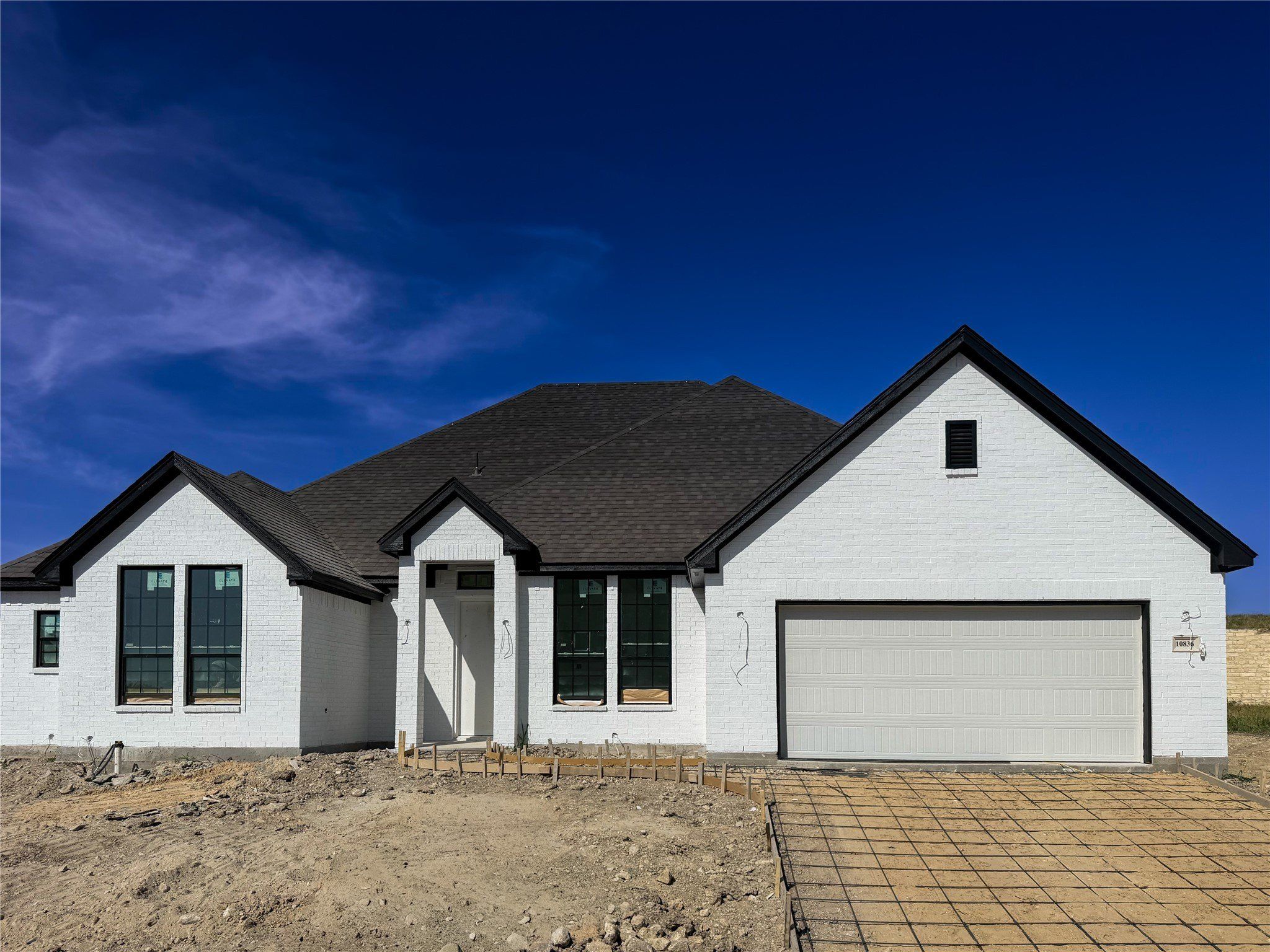 10836 Alta Sierra Drive. Benbrook, TX 76126
