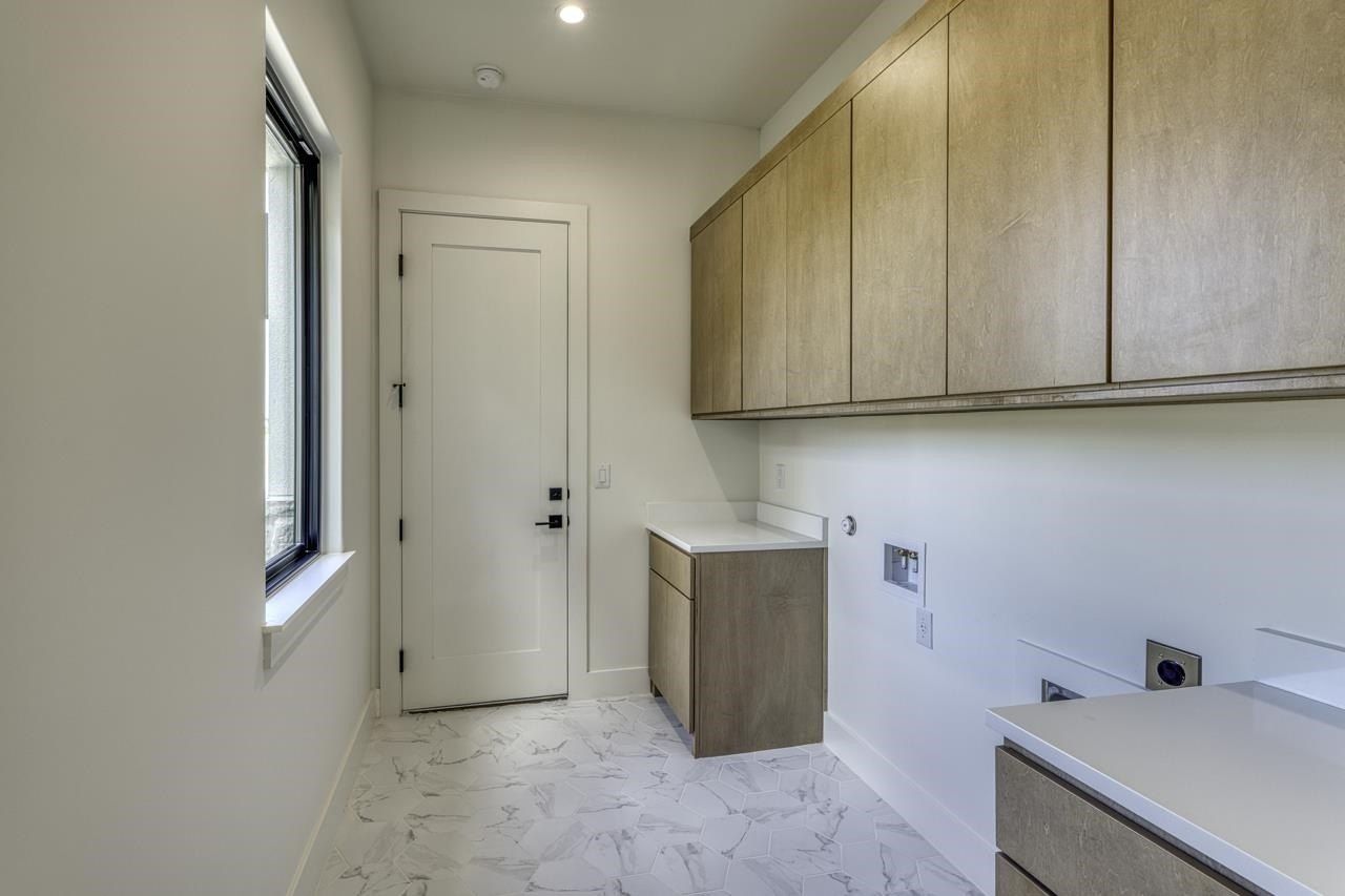 126 Via Roma Ct. Horseshoe Bay, TX 78657