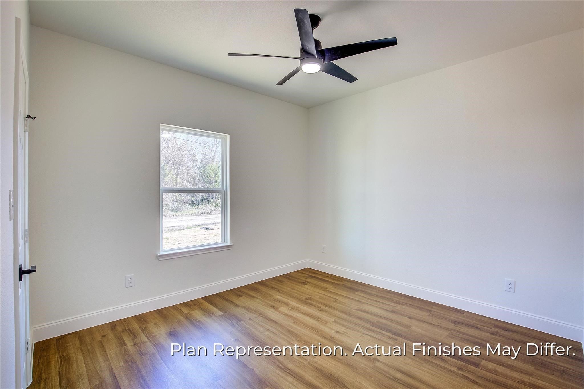 205 E Laura Avenue. Quinlan, TX 75474