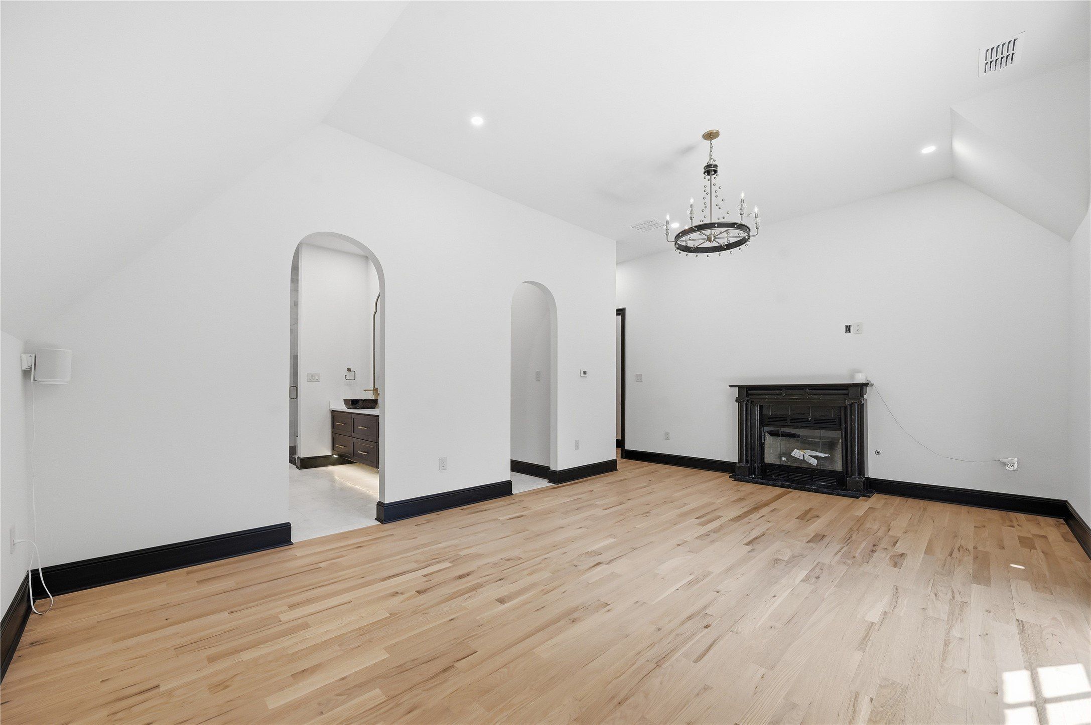 6941 Gaston Avenue. Dallas, TX 75214