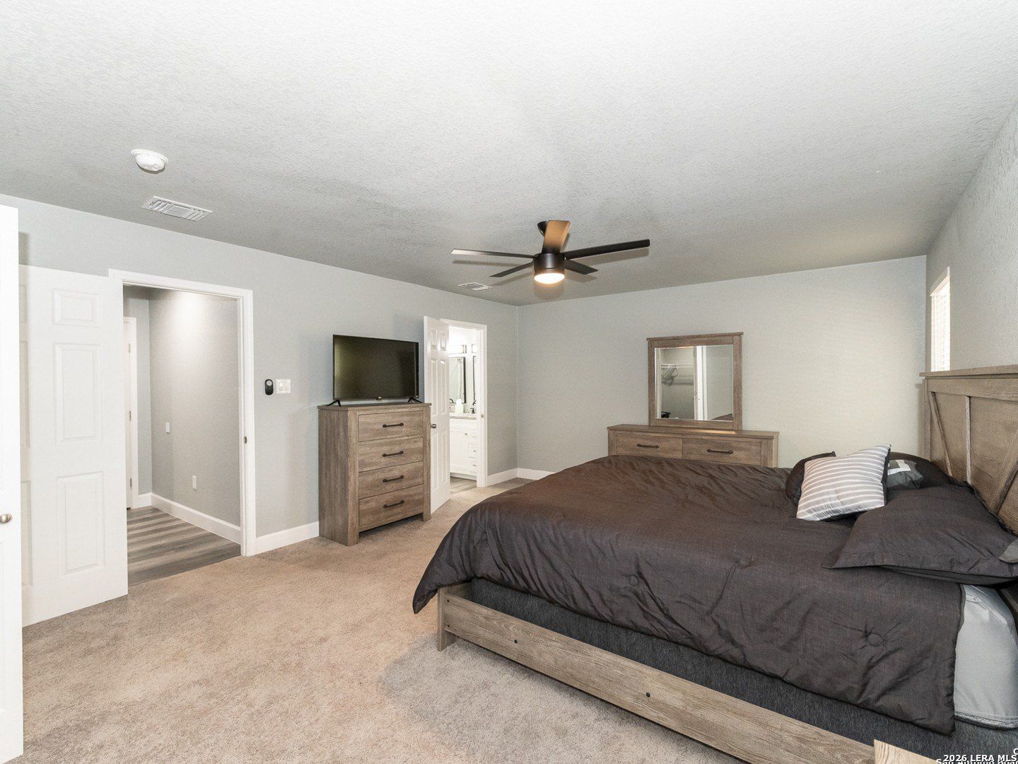 384 Cr 124. Floresville, TX 78114