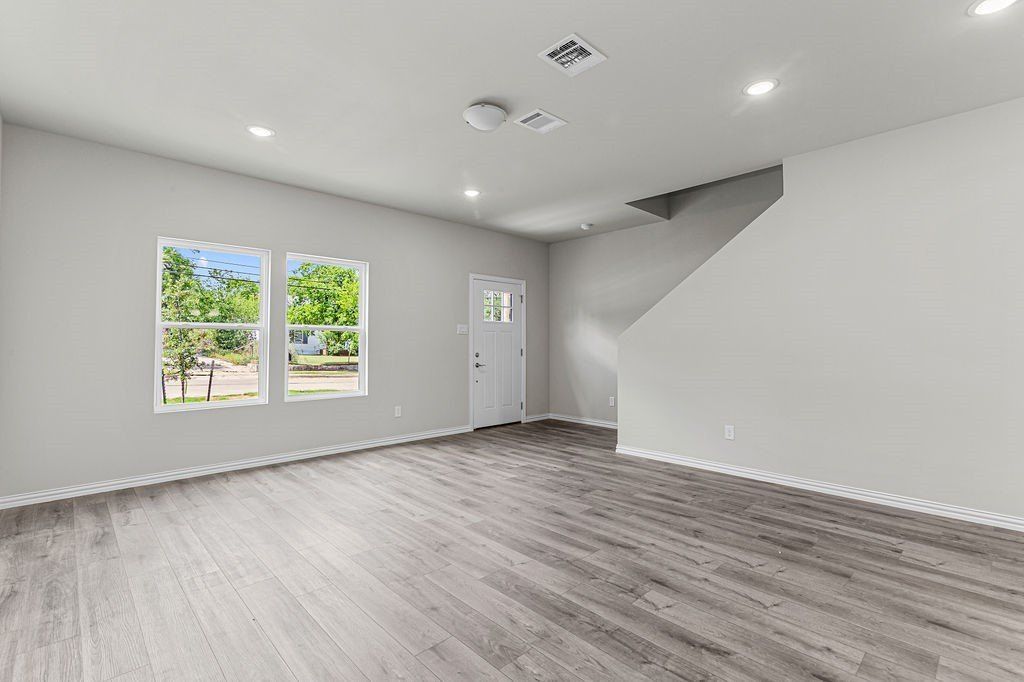 3125 N Lumber Street. Fort Worth, TX 76112