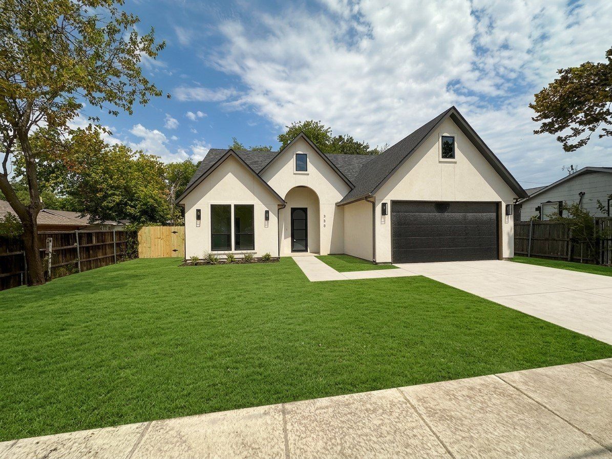 338 Texana Street. Van Alstyne, TX 75495