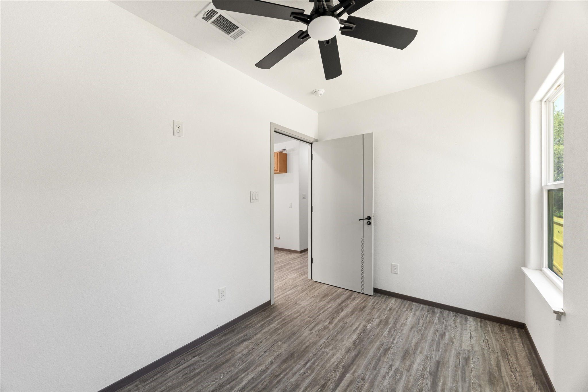 3607 Flint Rock Circle. Granbury, TX 76048