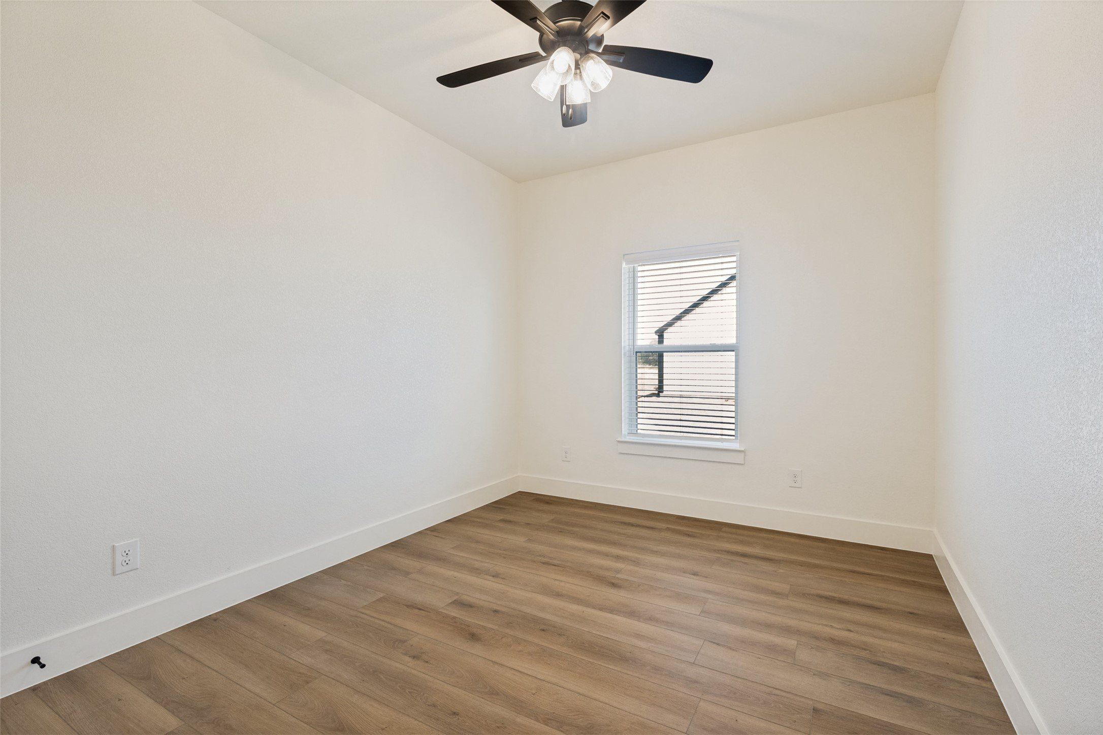 108 Keeter Road. Springtown, TX 76082