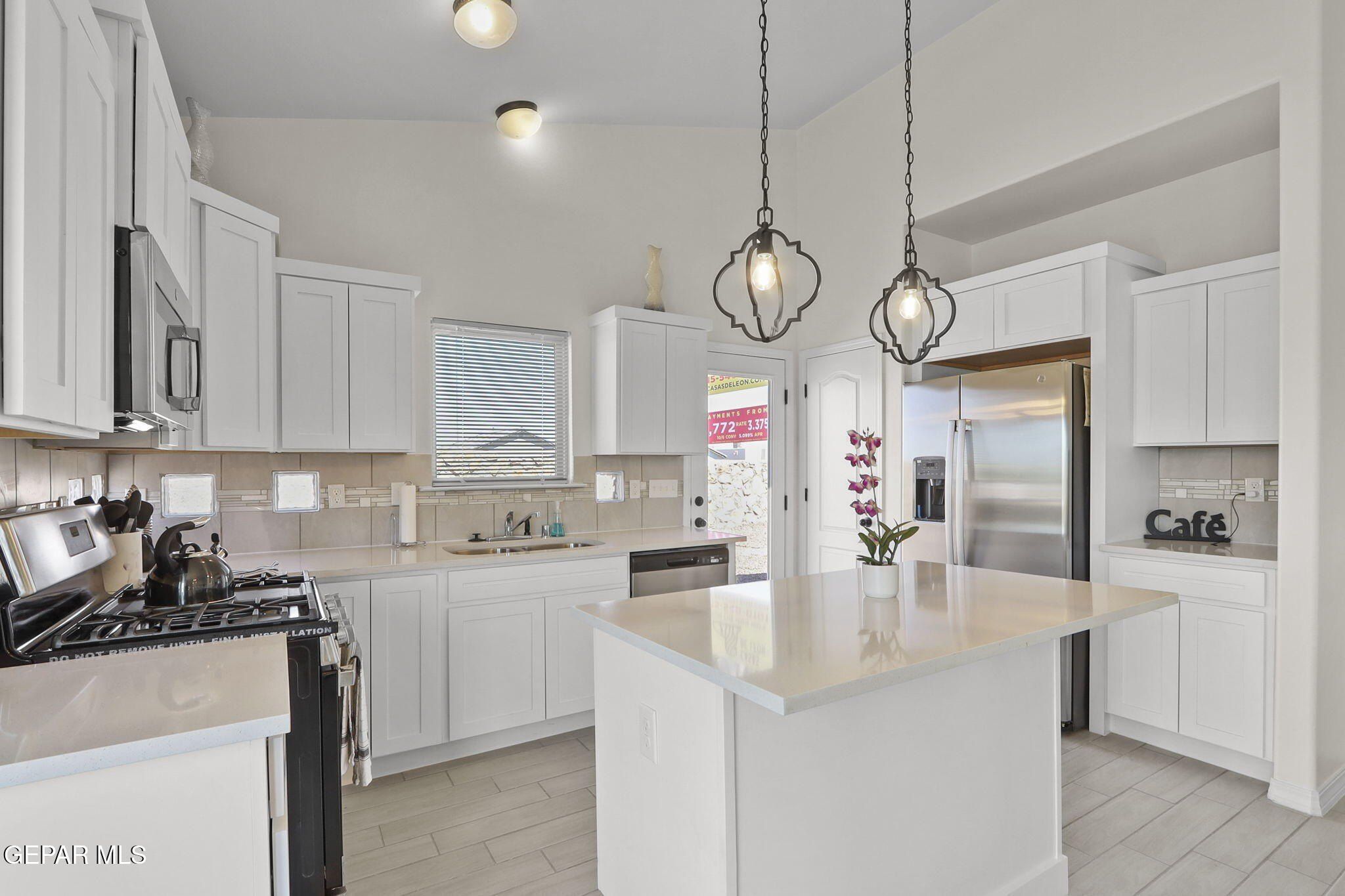 641 Paseo Modesto Drive. Horizon City, TX 79928