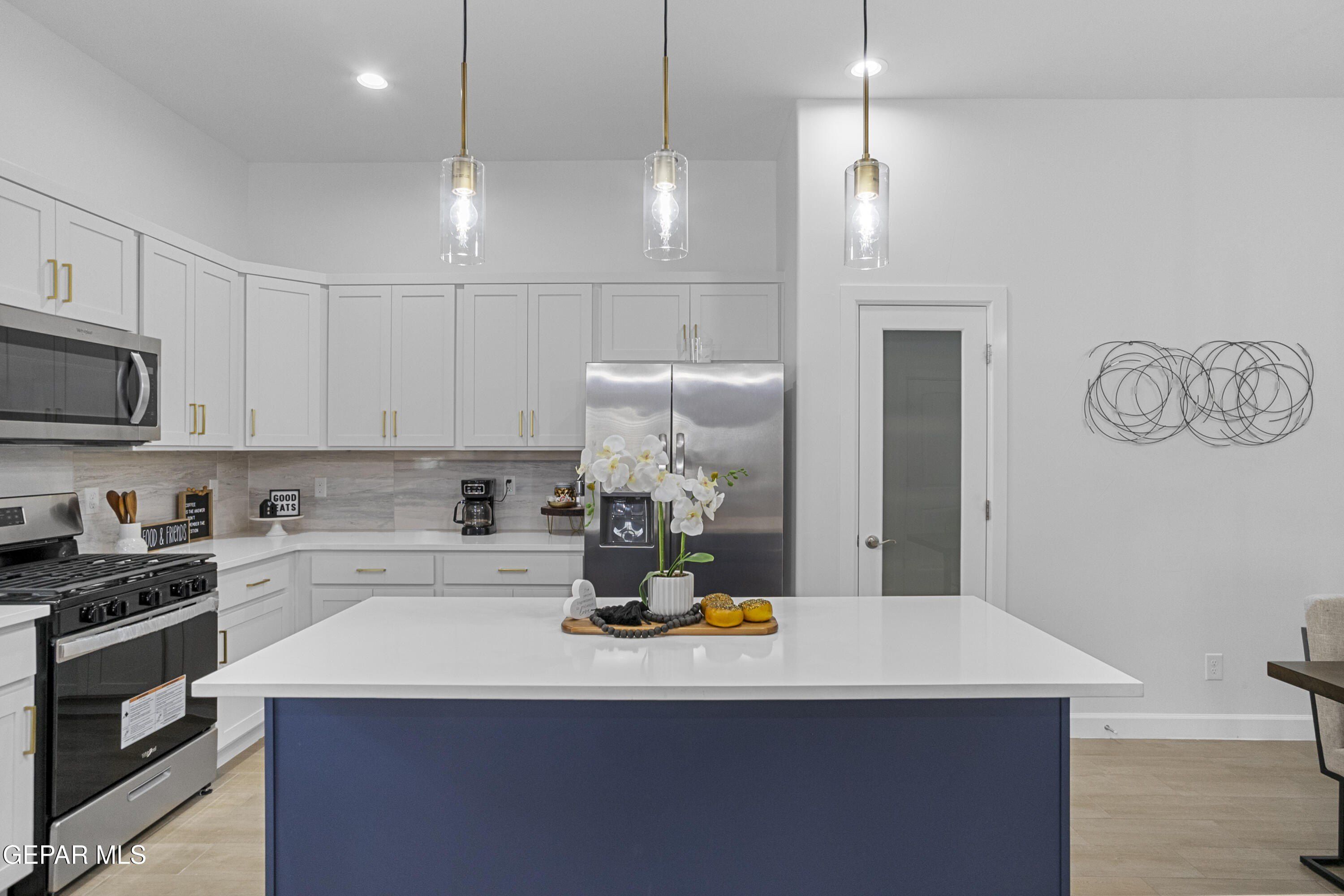 432 Plateau Drive. Socorro, TX 79927