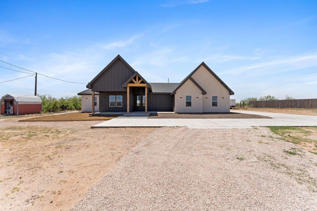 1415 N County Rd 1110. Midland, TX 79706
