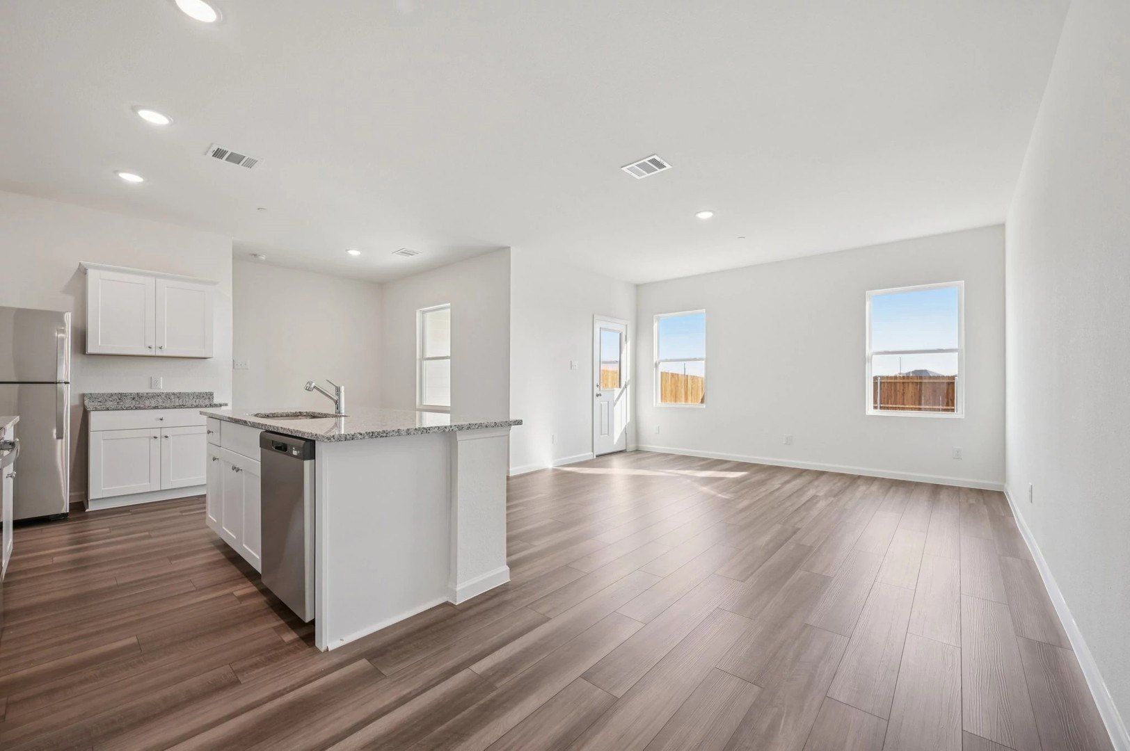 936 Penrose Drive. Cedar Hill, TX 75104