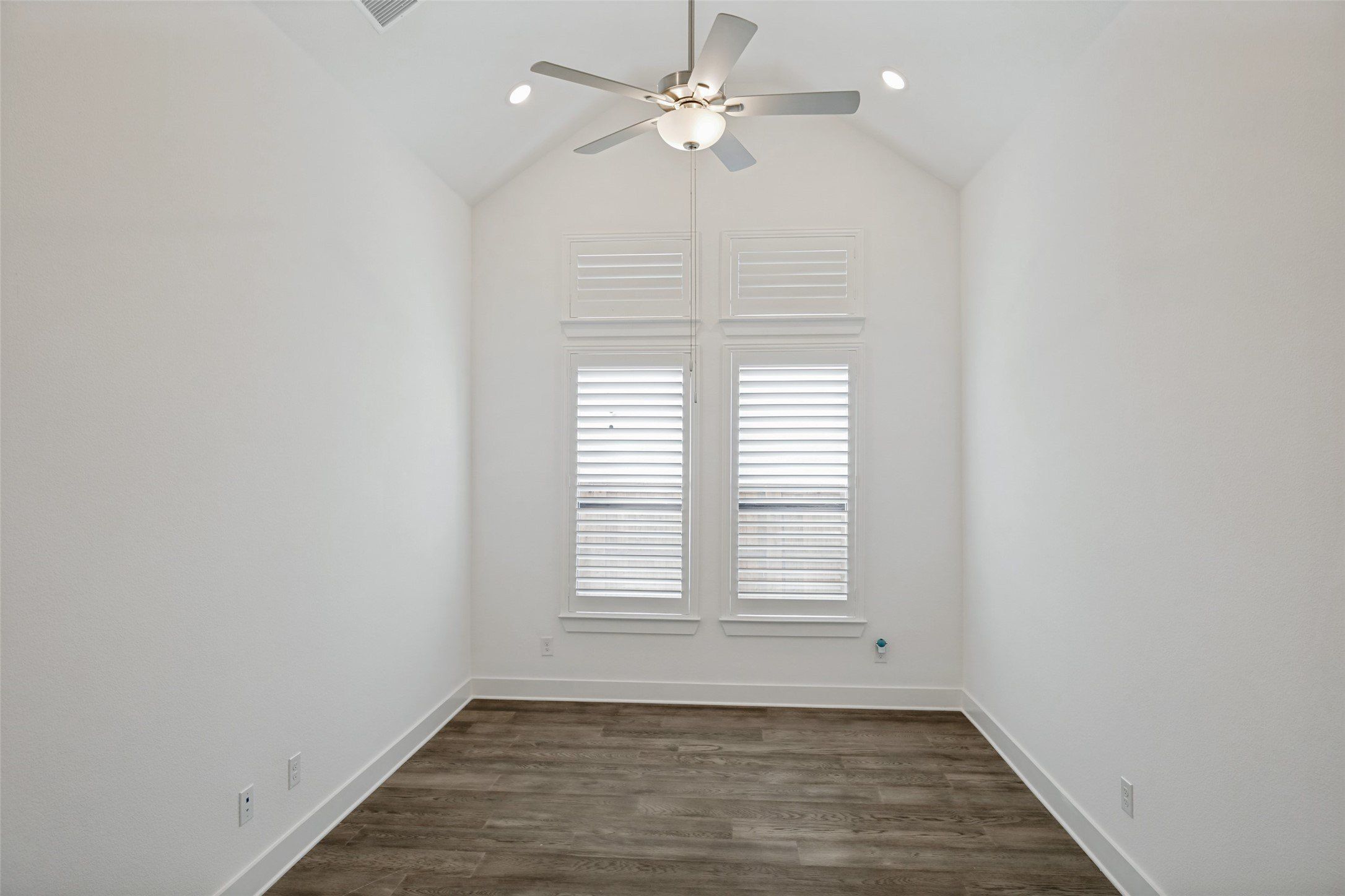 132 Cottonwood Court. Murphy, TX 75094