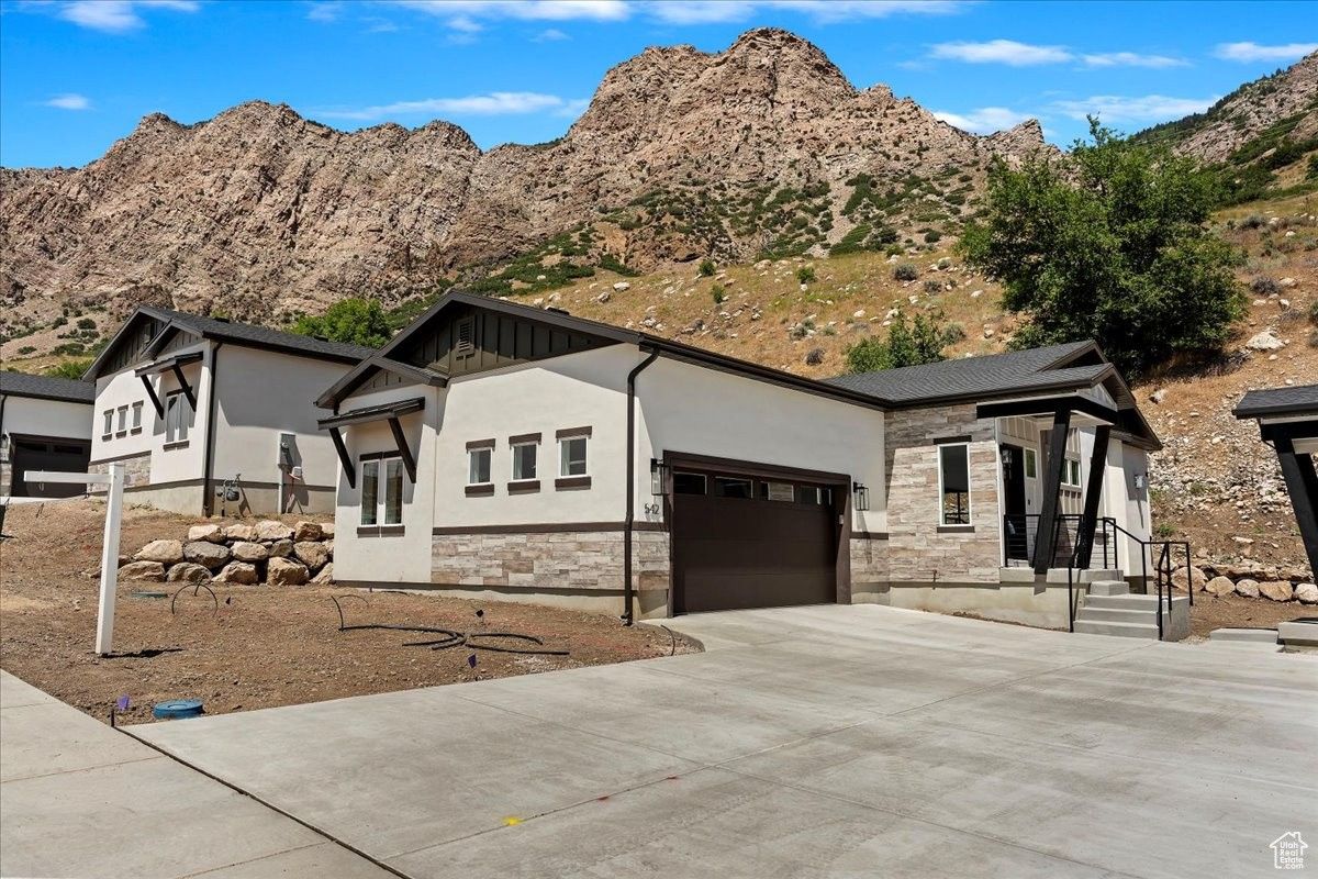 542 Elena Ln. Ogden, UT 84404