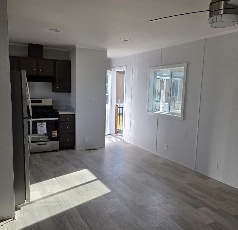 203 Darlington Way. Layton, UT 84041