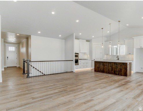 1259 W Moon Way. Riverton, UT 84065