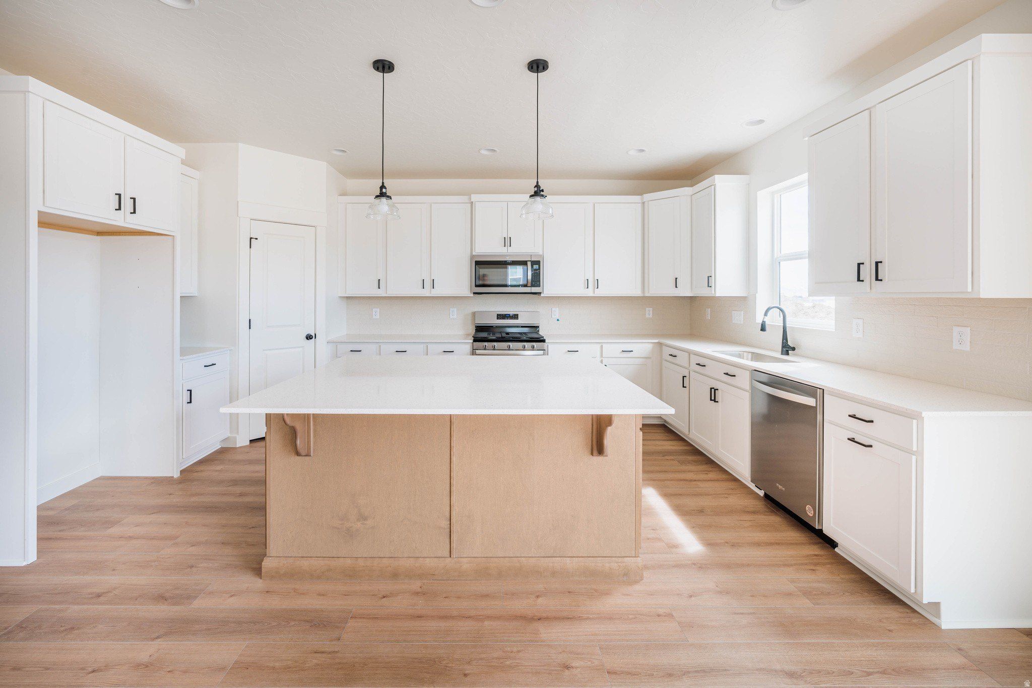 1058 E Antelope Dr Unit 610. Eagle Mountain, UT 84005