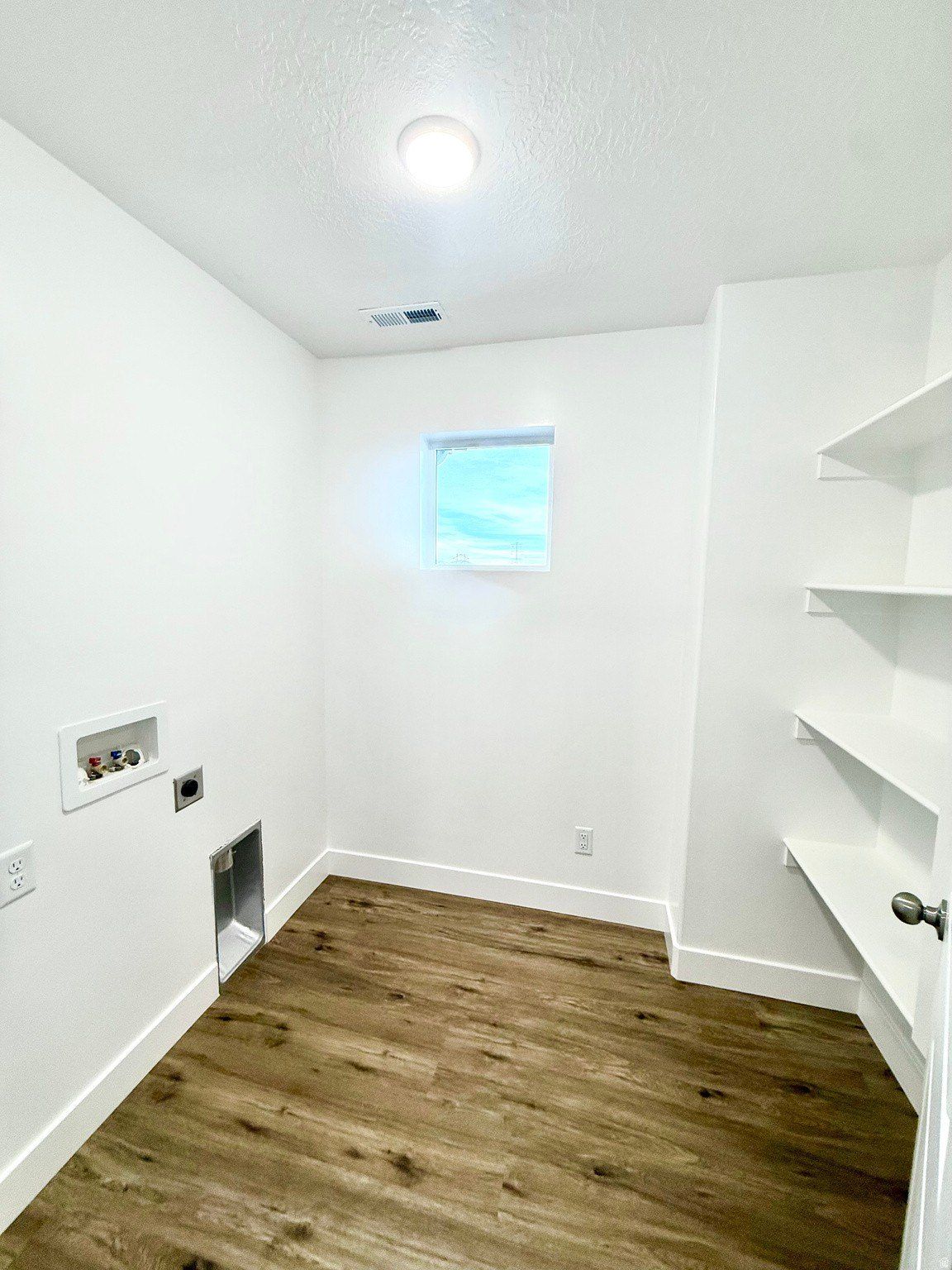 2339 E Sego Lily Dr Unit 492. Eagle Mountain, UT 84005