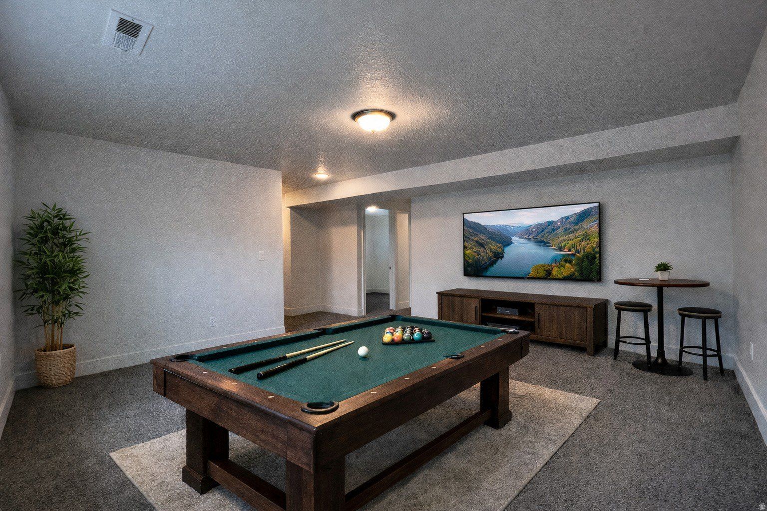 166 E Sailors Way Ln Unit 9. Garden City, UT 84028