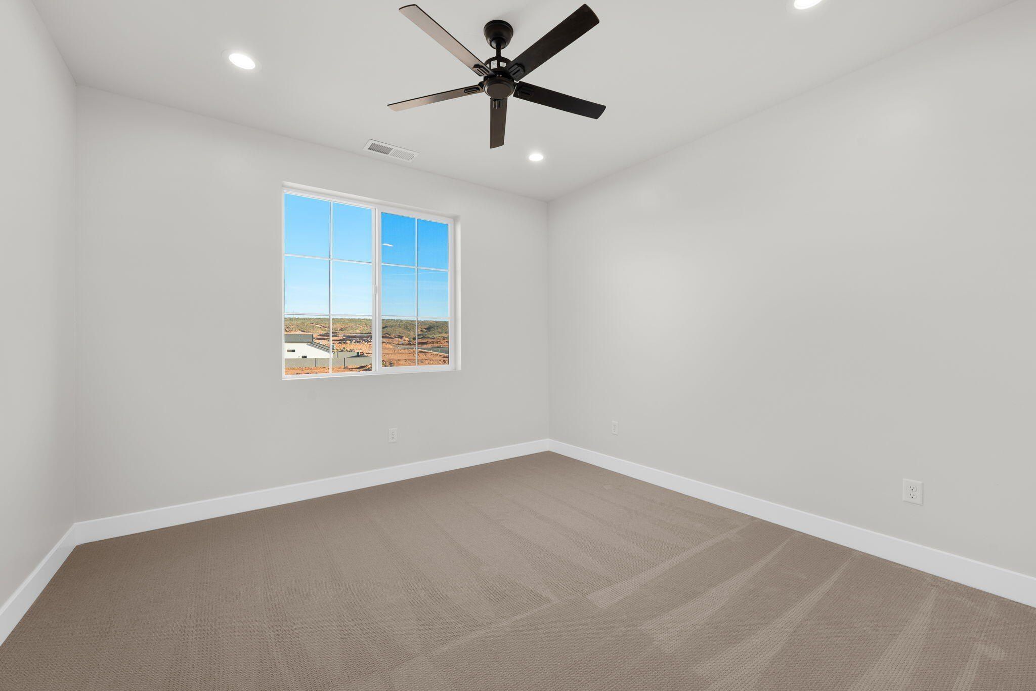 2022 S Blossom Way. Hurricane, UT 84737