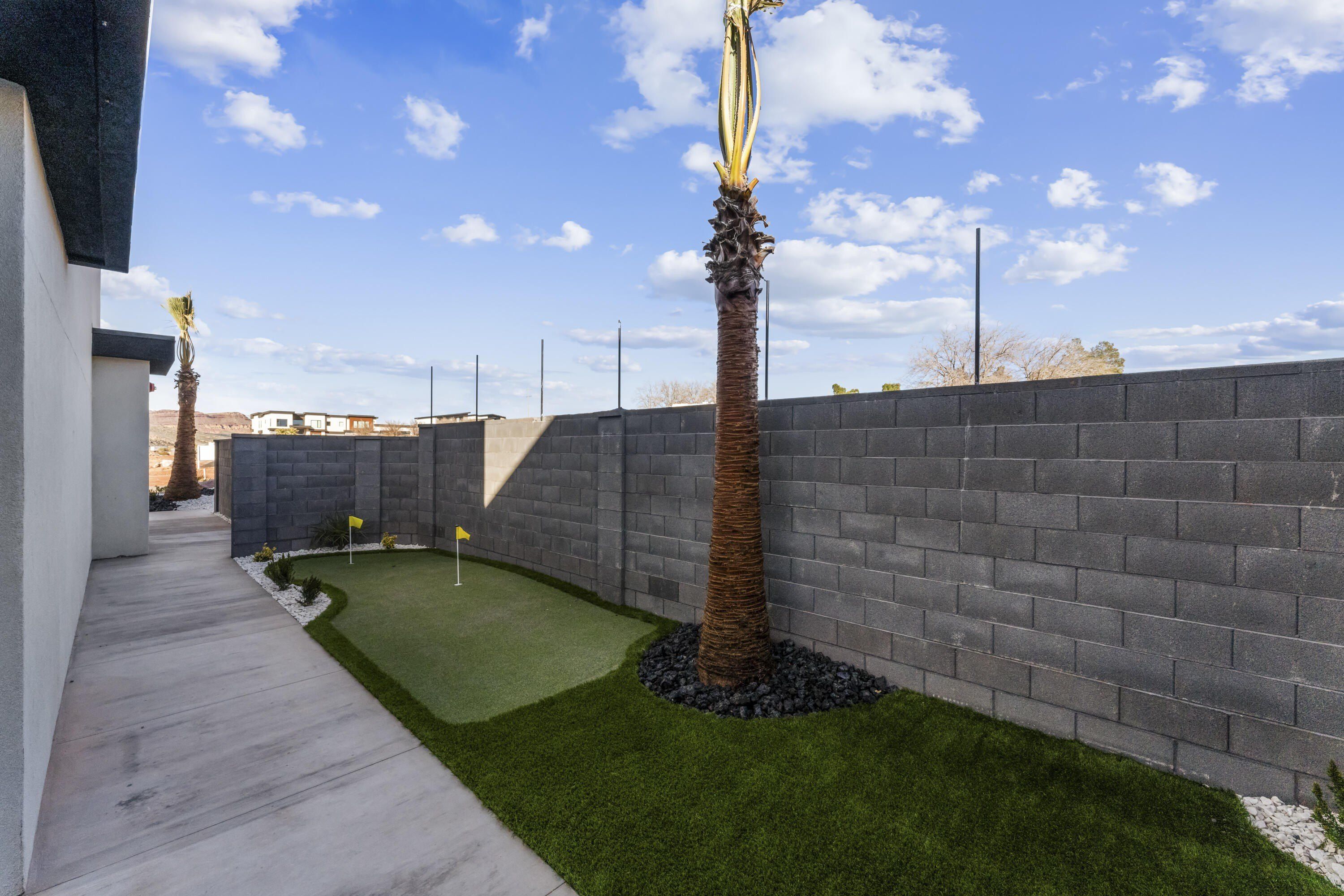 5222 W 2440 S. Hurricane, UT 84737