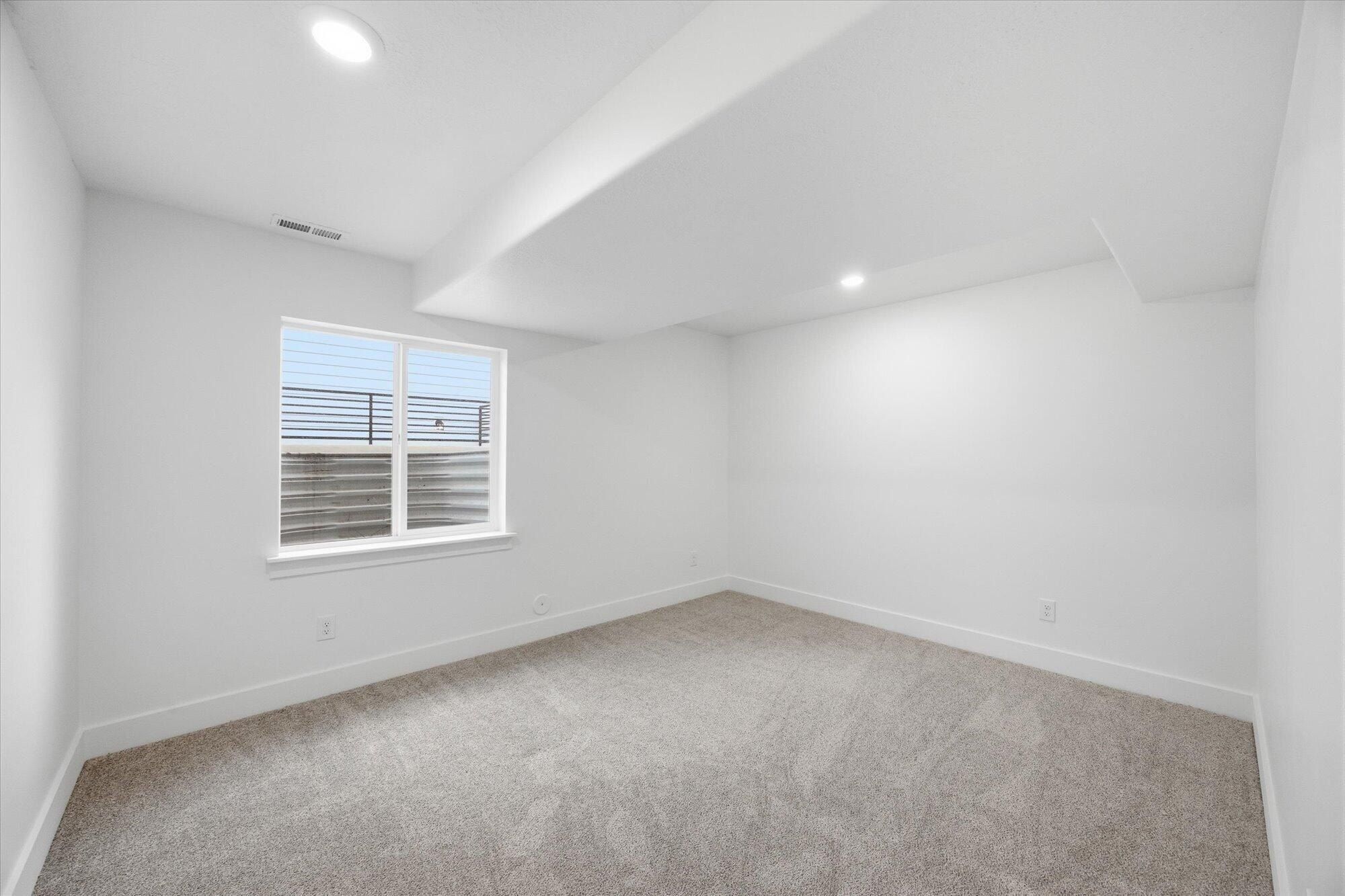 129 S 940 E. Santaquin, UT 84655