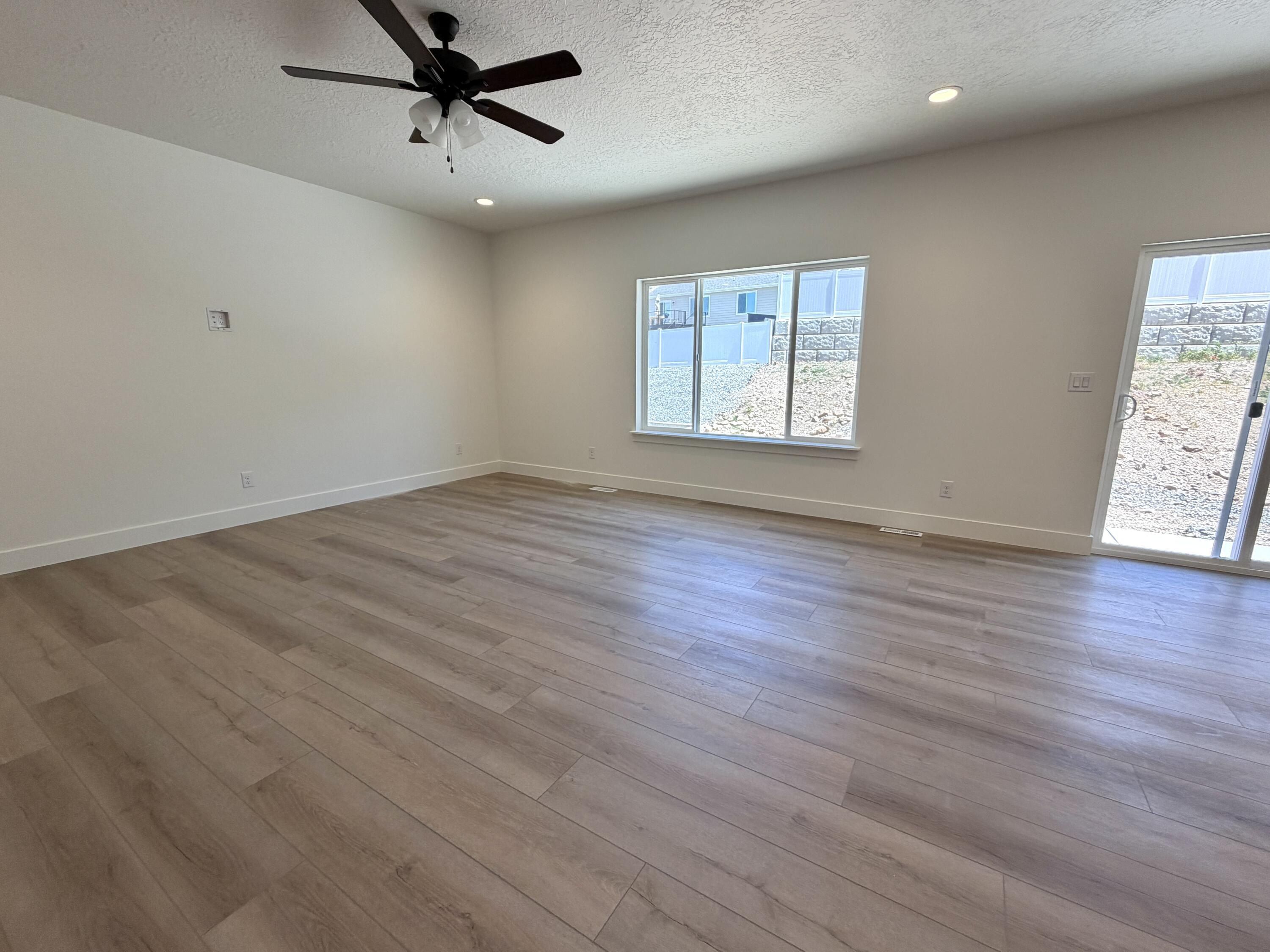 99 S 940 E. Santaquin, UT 84655