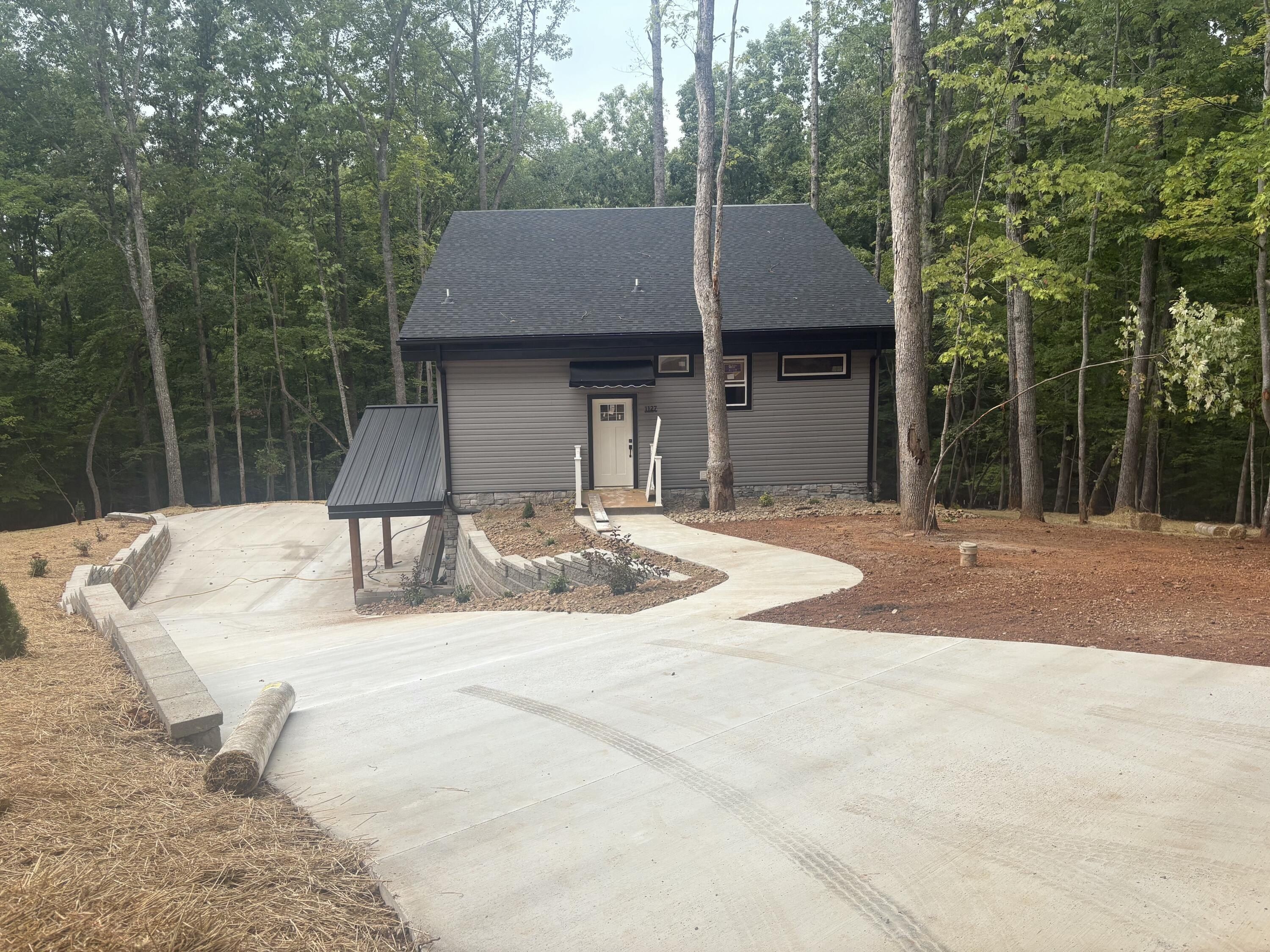 1127 Summerset Dr. Moneta, VA 24121