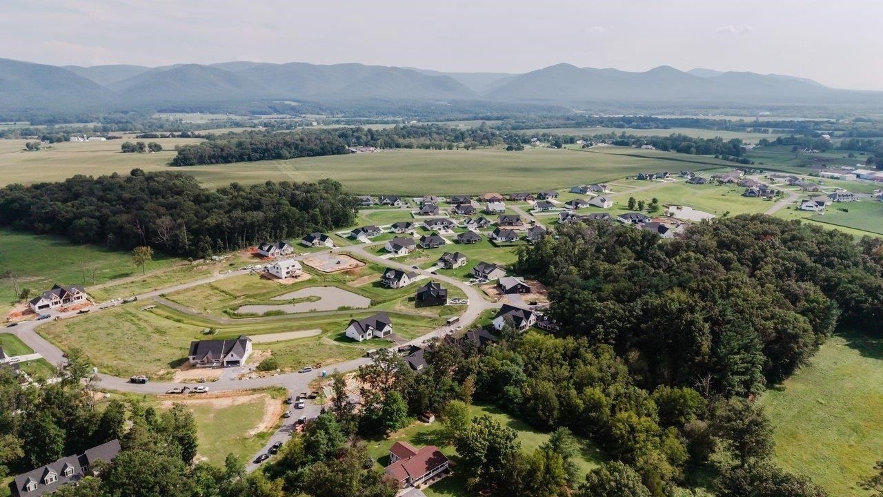 4985 Boxer Loop. McGaheysville, VA 22840