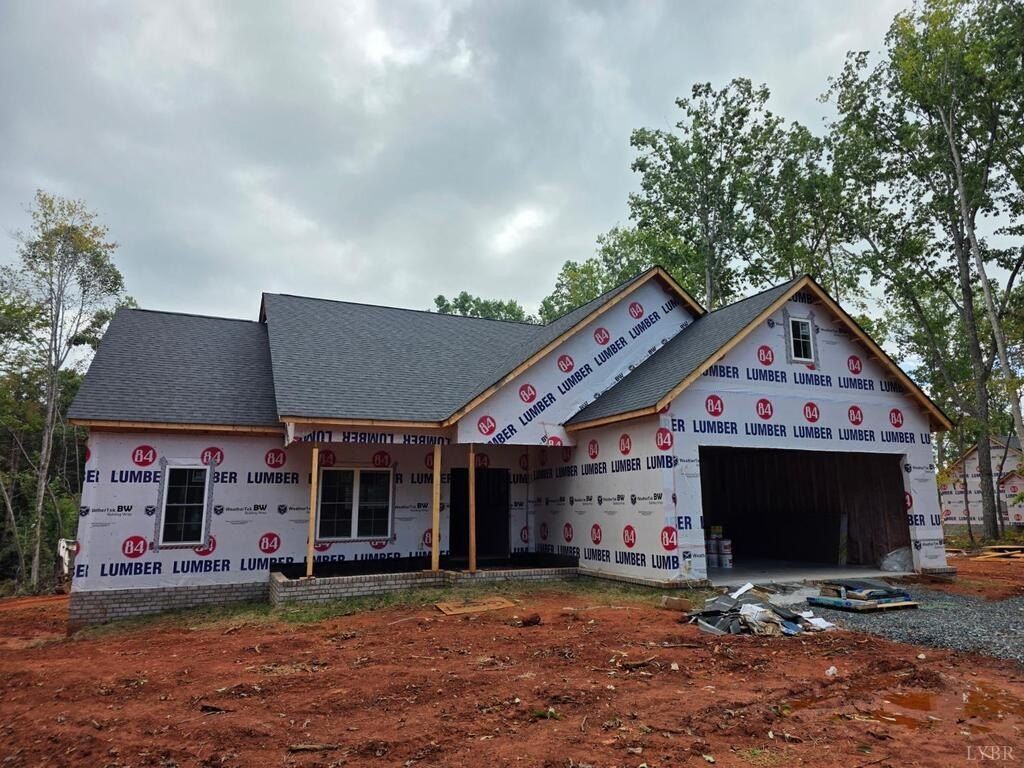2250 Stonewall Road. Concord, VA 24538