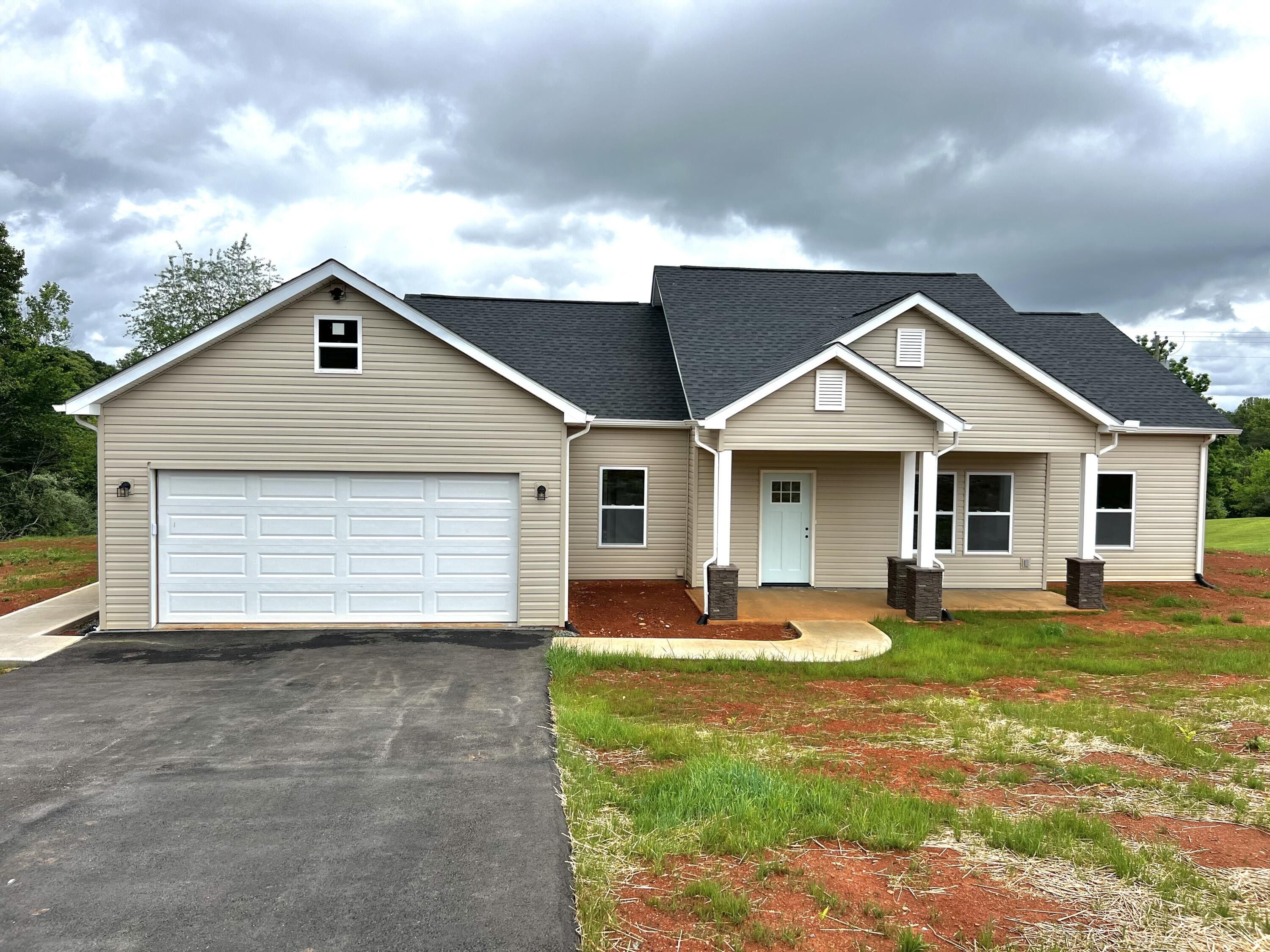 2766 Isle Of Pines Dr. Moneta, VA 24121