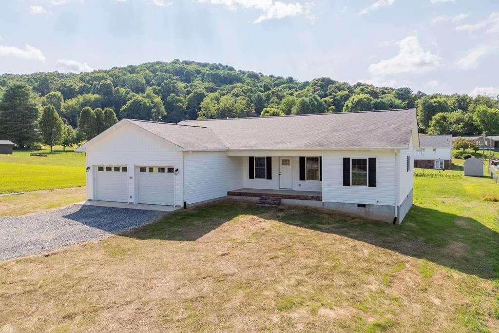 205 Ivanhoe Rd. Max Meadows, VA 24360