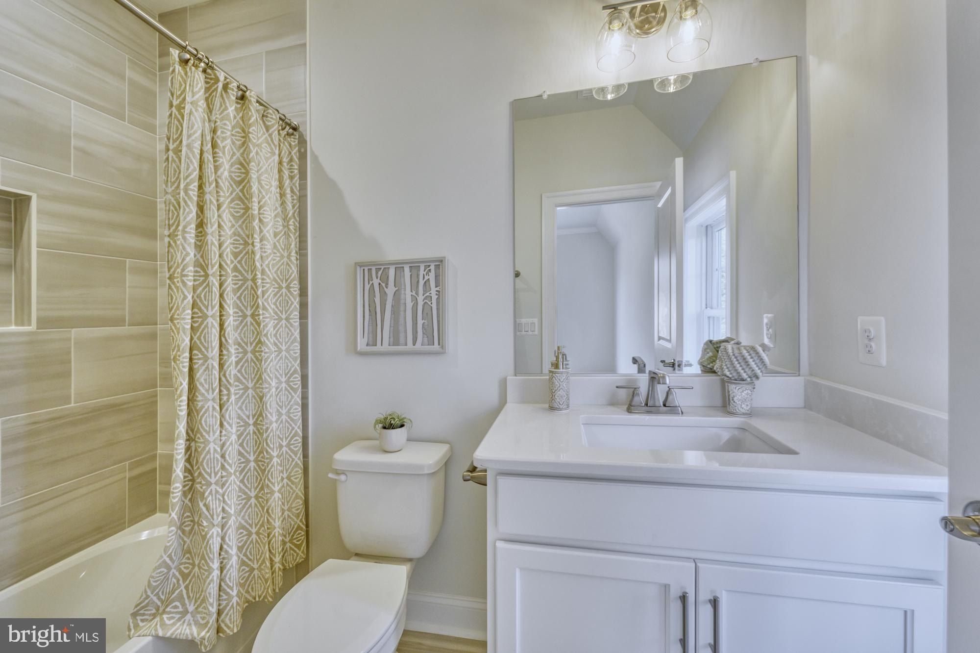 9005 Ridge Lane. Vienna, VA 22182